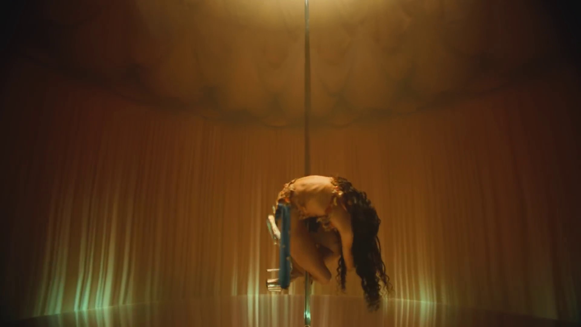 cellophane (2019) —  shot,  lighting