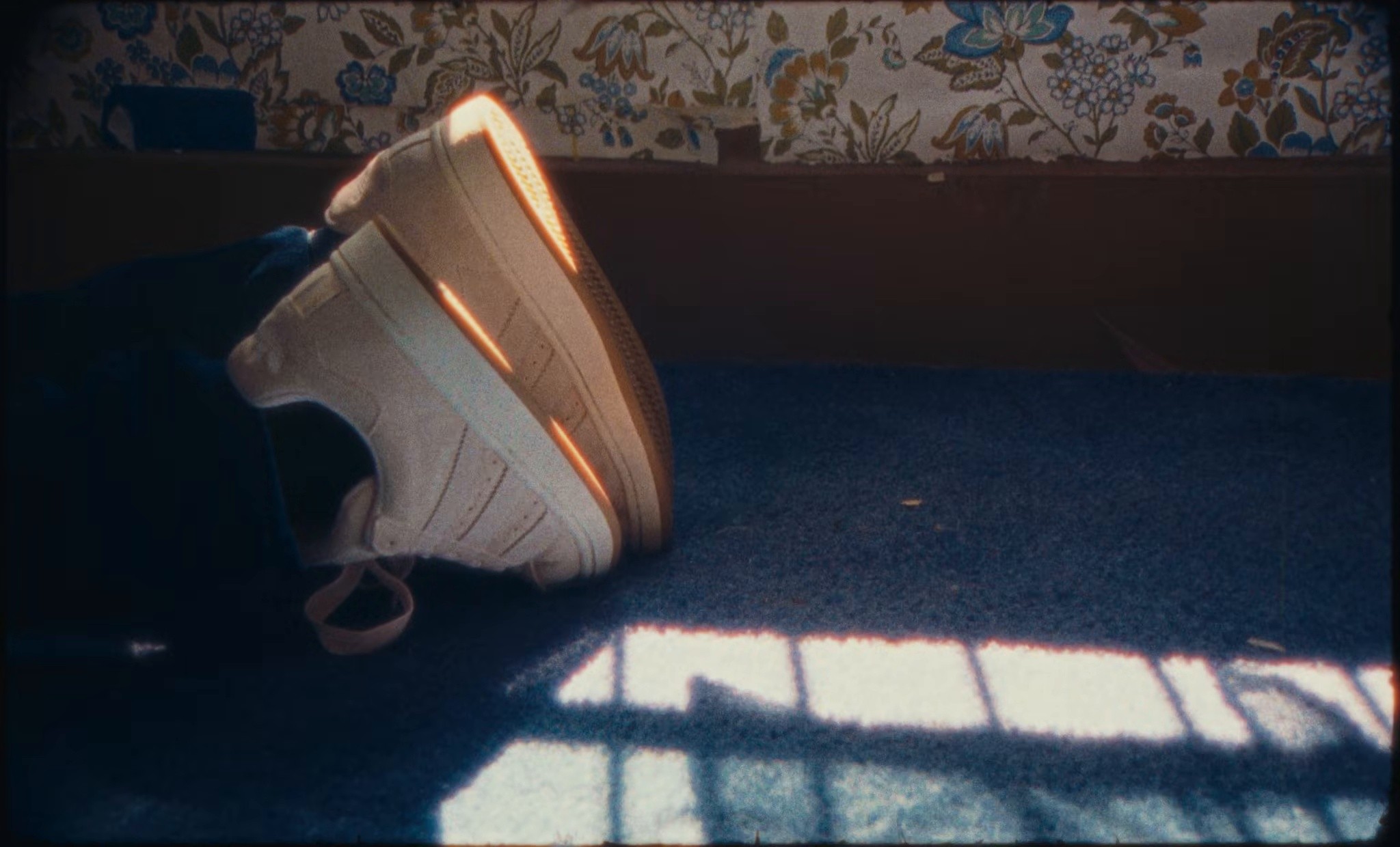 glimpse of you (2026) —  shot,  lighting