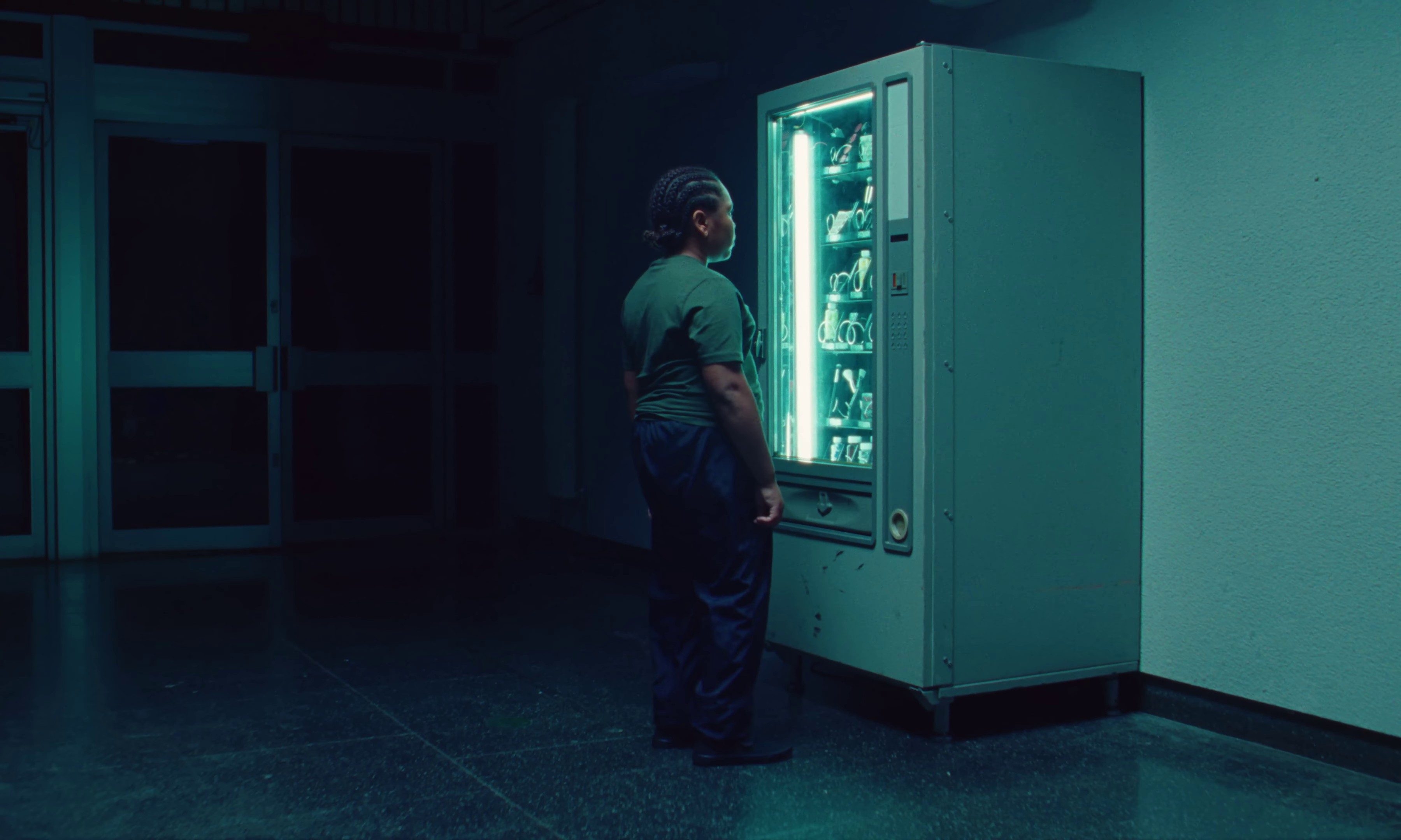 Beautiful  (2022) —  shot,  lighting