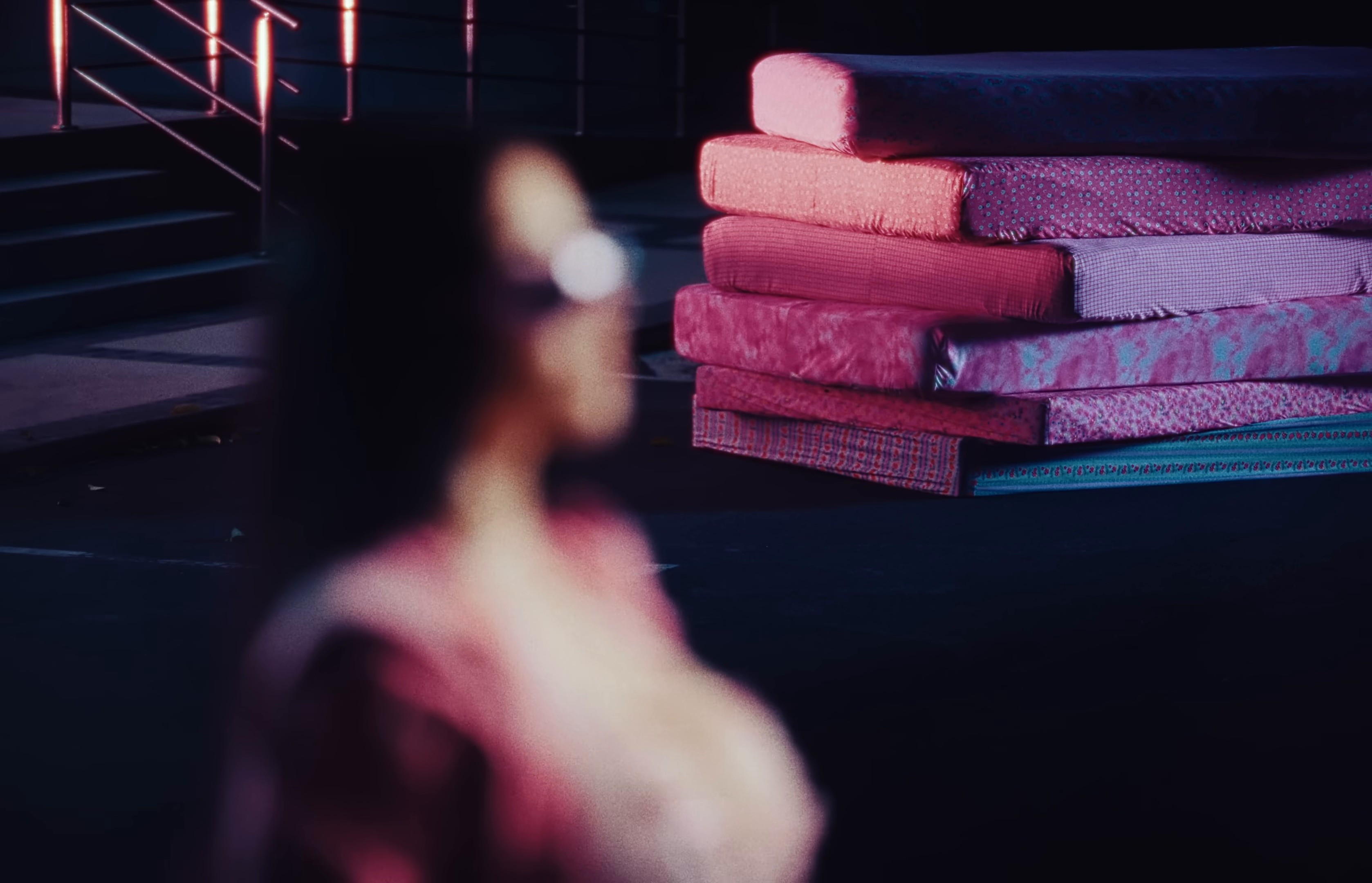 Mi KAMA (2024) —  shot,  lighting