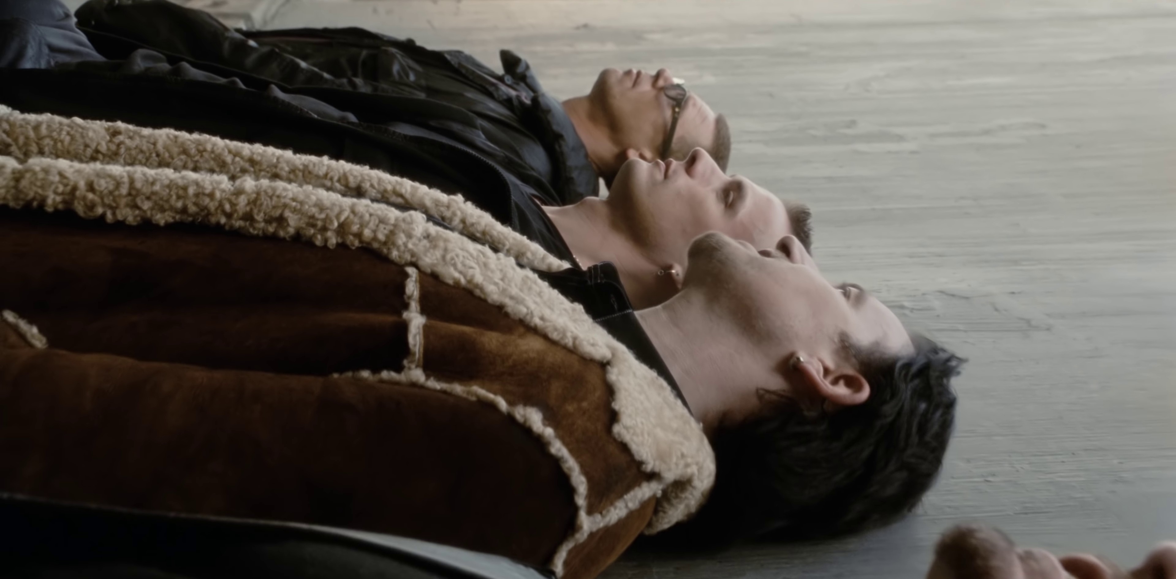 Stuck In A Moment You Can't Get Out Of (2001) —  shot,  lighting