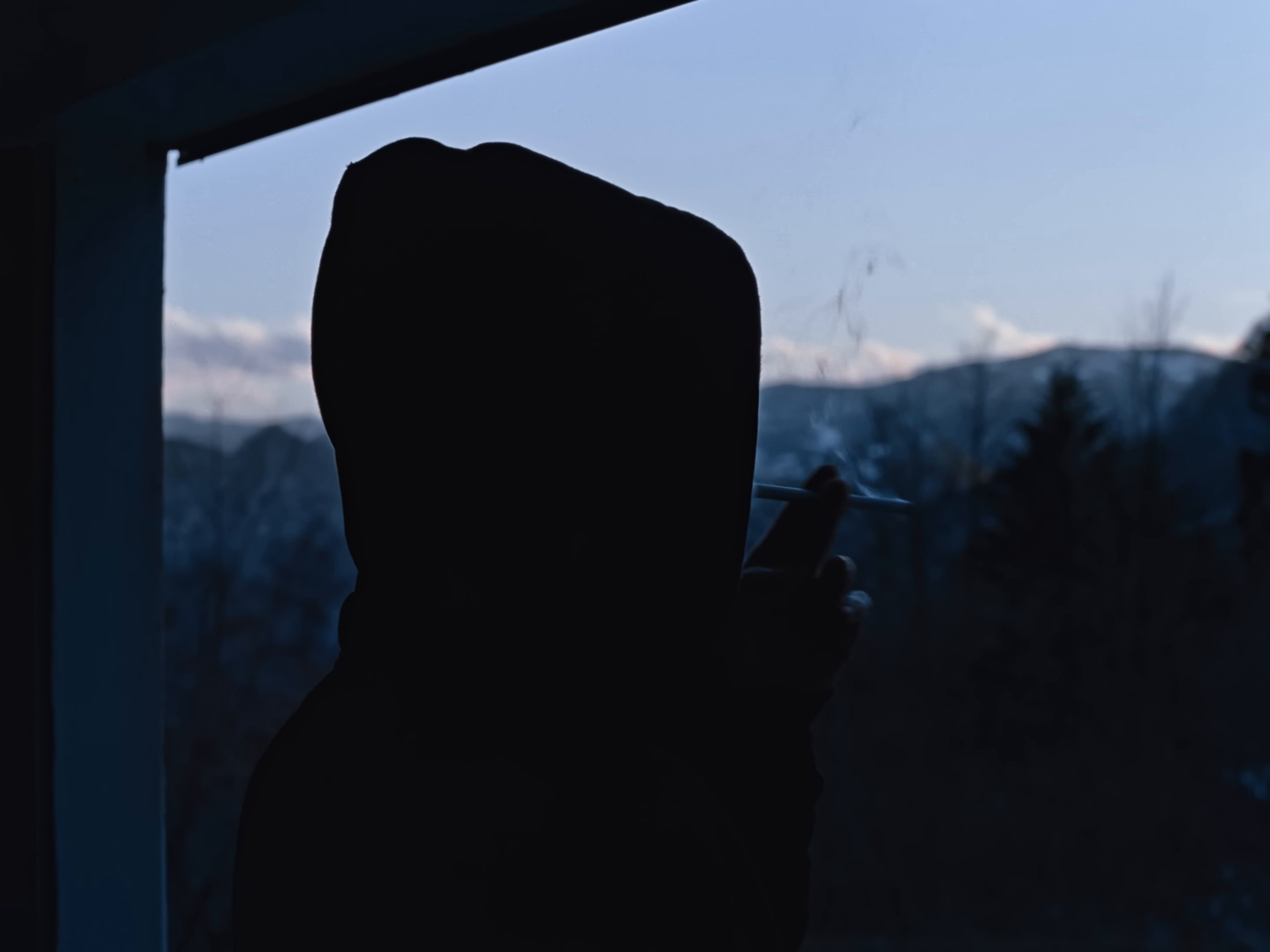 流れる (2025) —  shot,  lighting