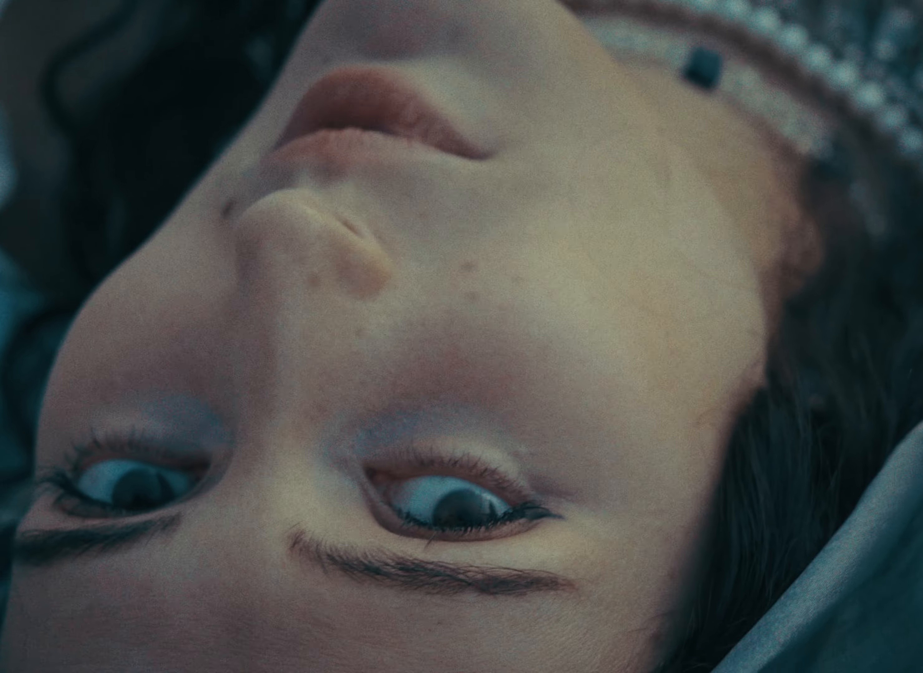 Mila Mou Normal (Katse Kala) (2025) —  shot,  lighting