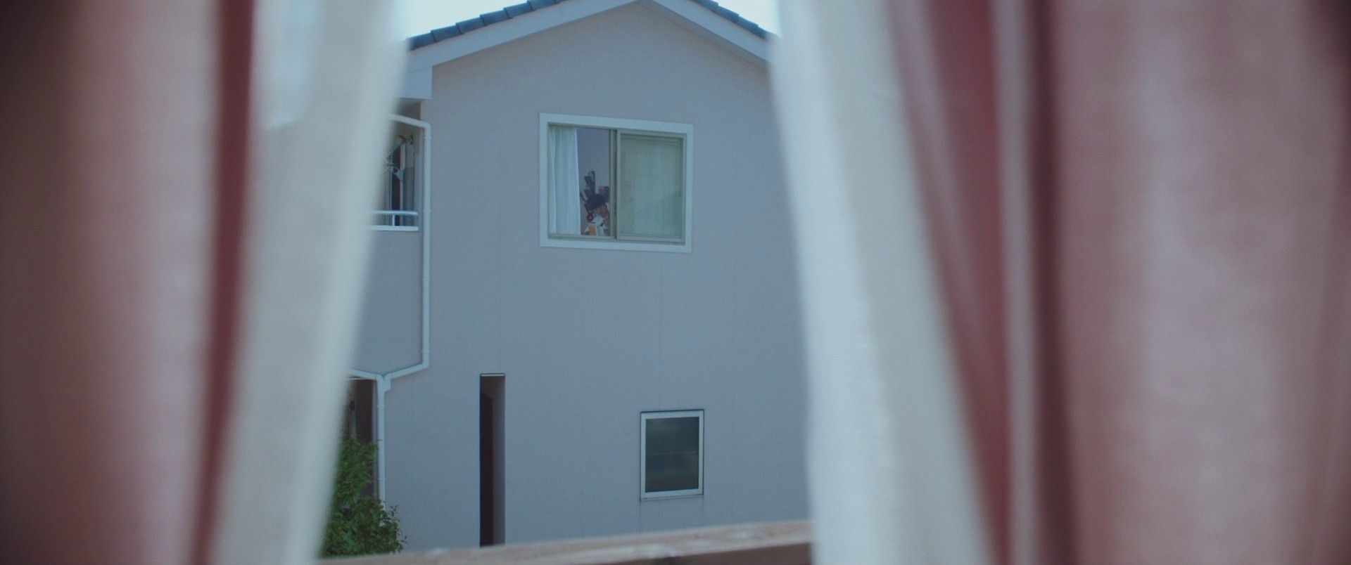 The Brightest Roof in the Universe (2020) —  shot,  lighting