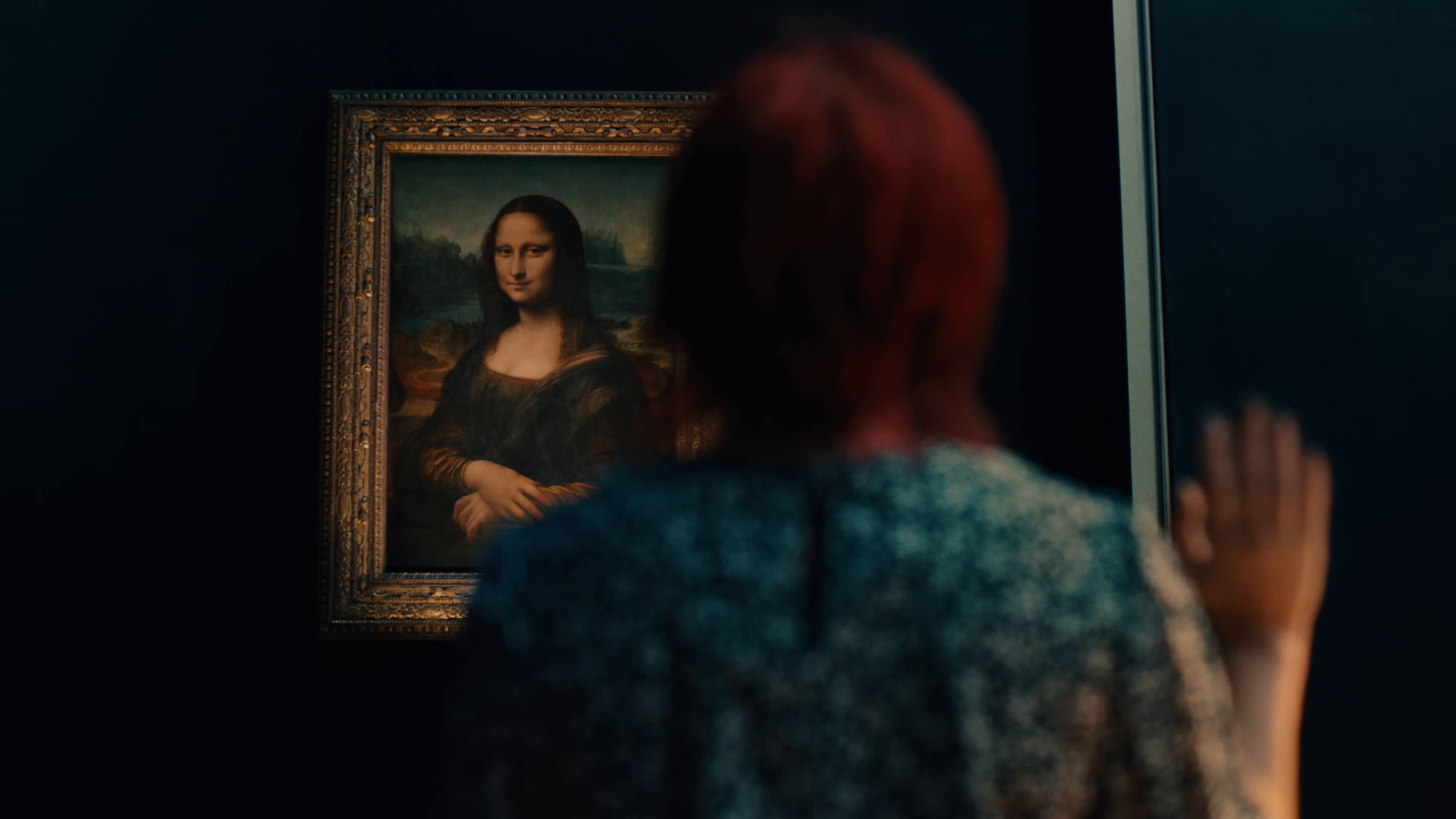Joker Folie à Deux x Louvre | Lady Gaga, Mona Lisa (2024) —  shot,  lighting
