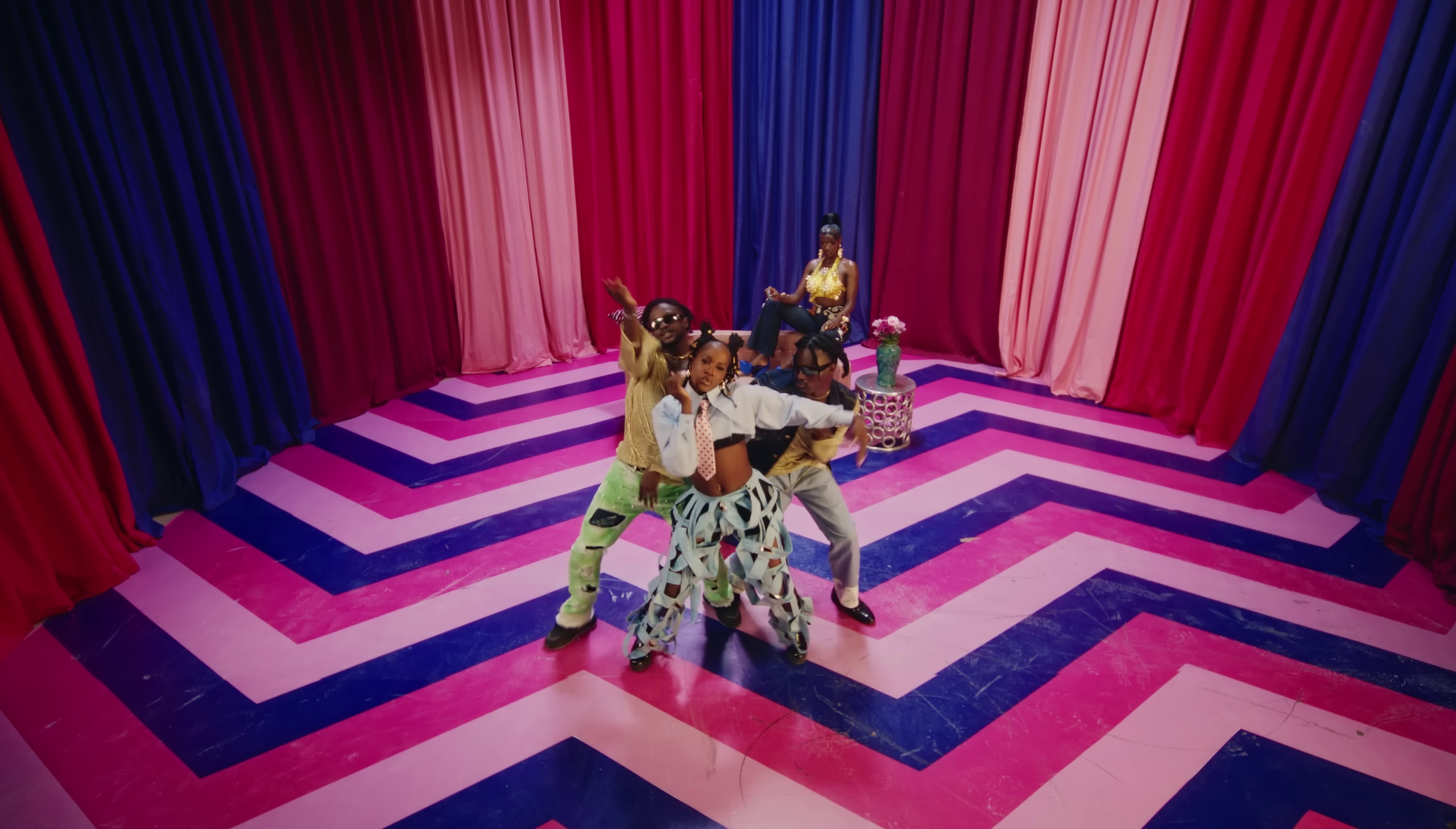 Fakosi (Remix) (2024) —  shot,  lighting