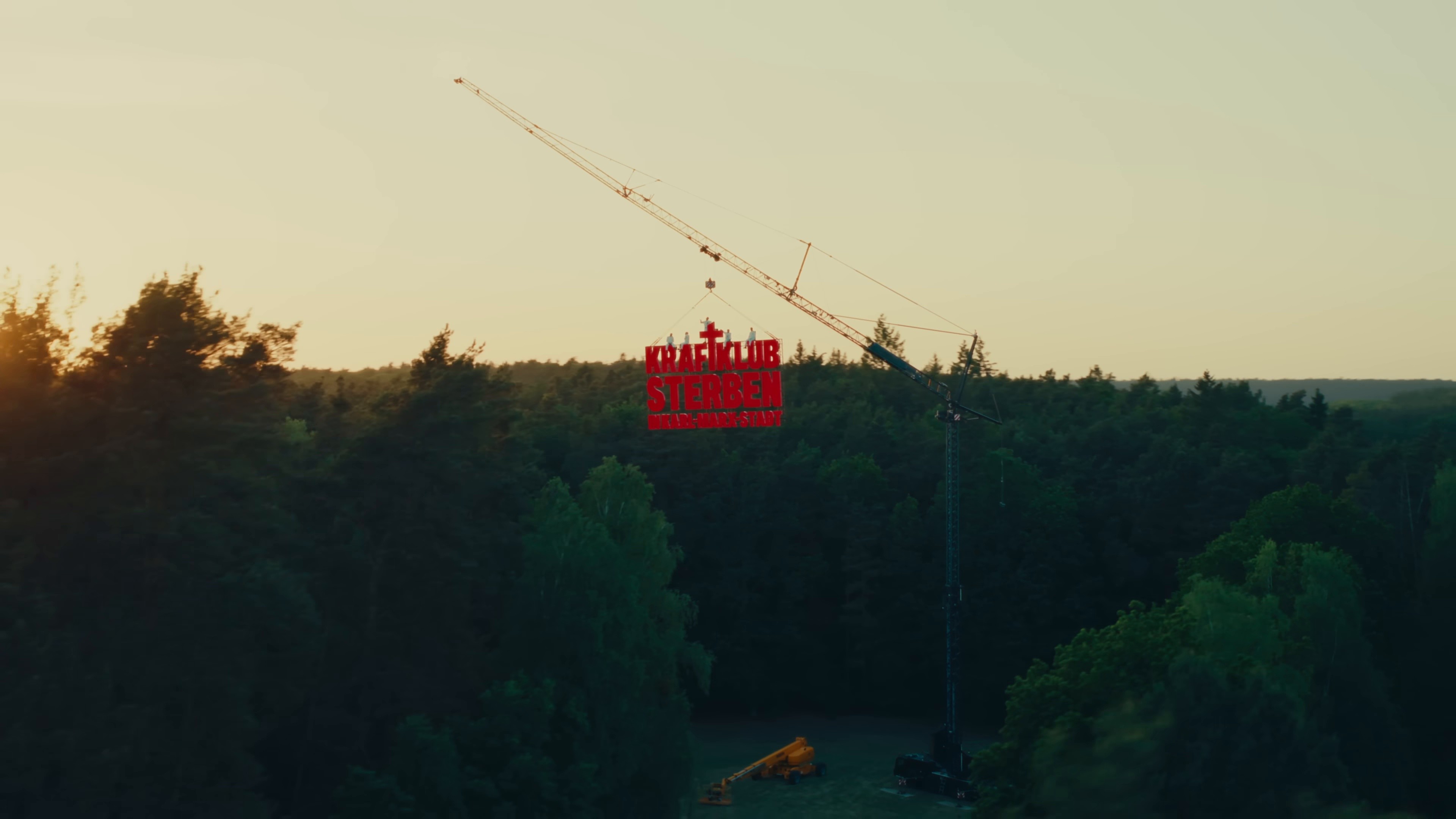 Schief in jedem Chor (2025) —  shot,  lighting