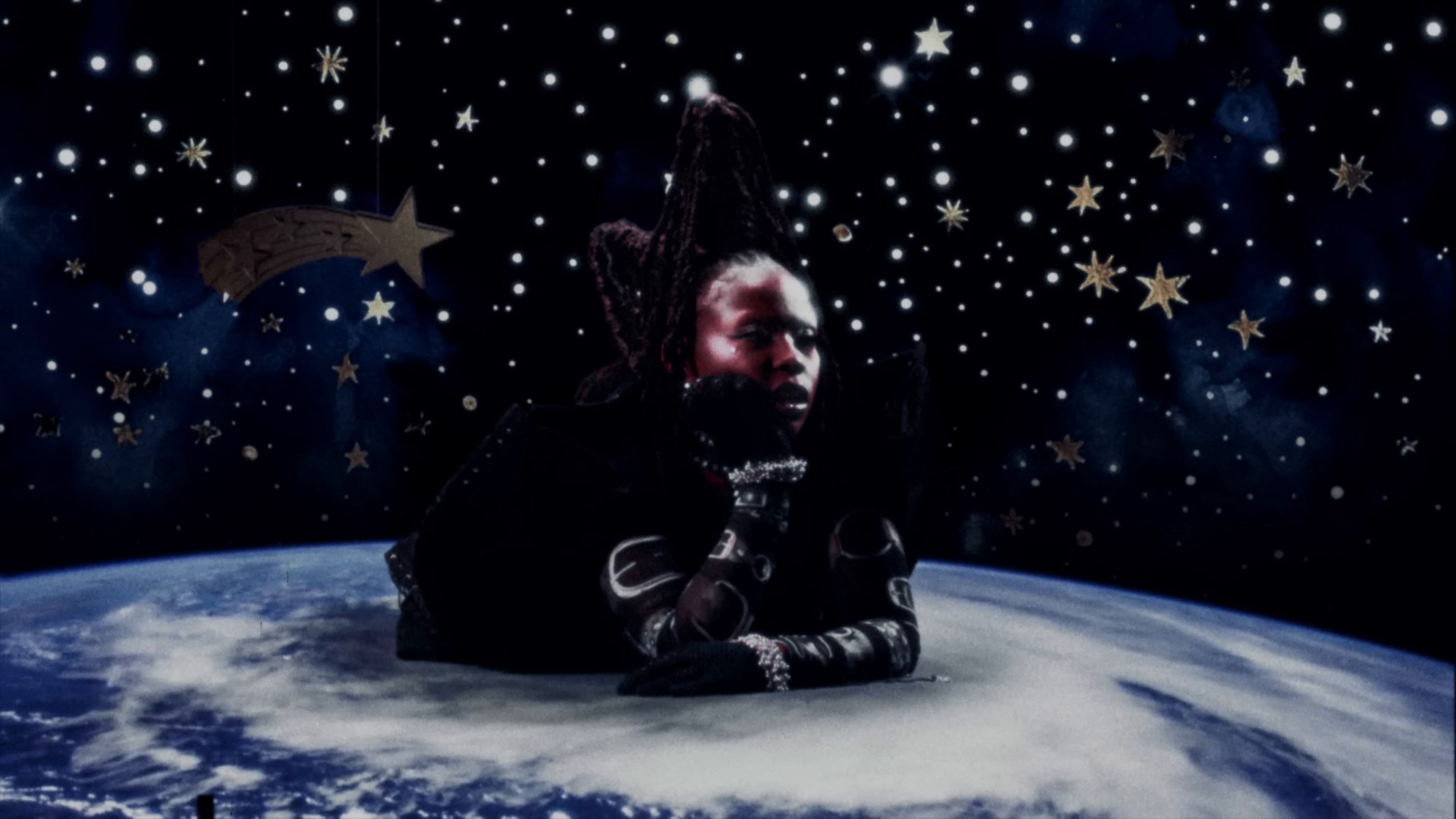 FASHION DESIGNA (2025) —  shot,  lighting