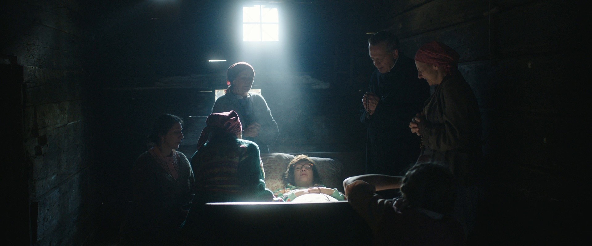 Mit einem Tiger schlafen (2024) —  shot,  lighting