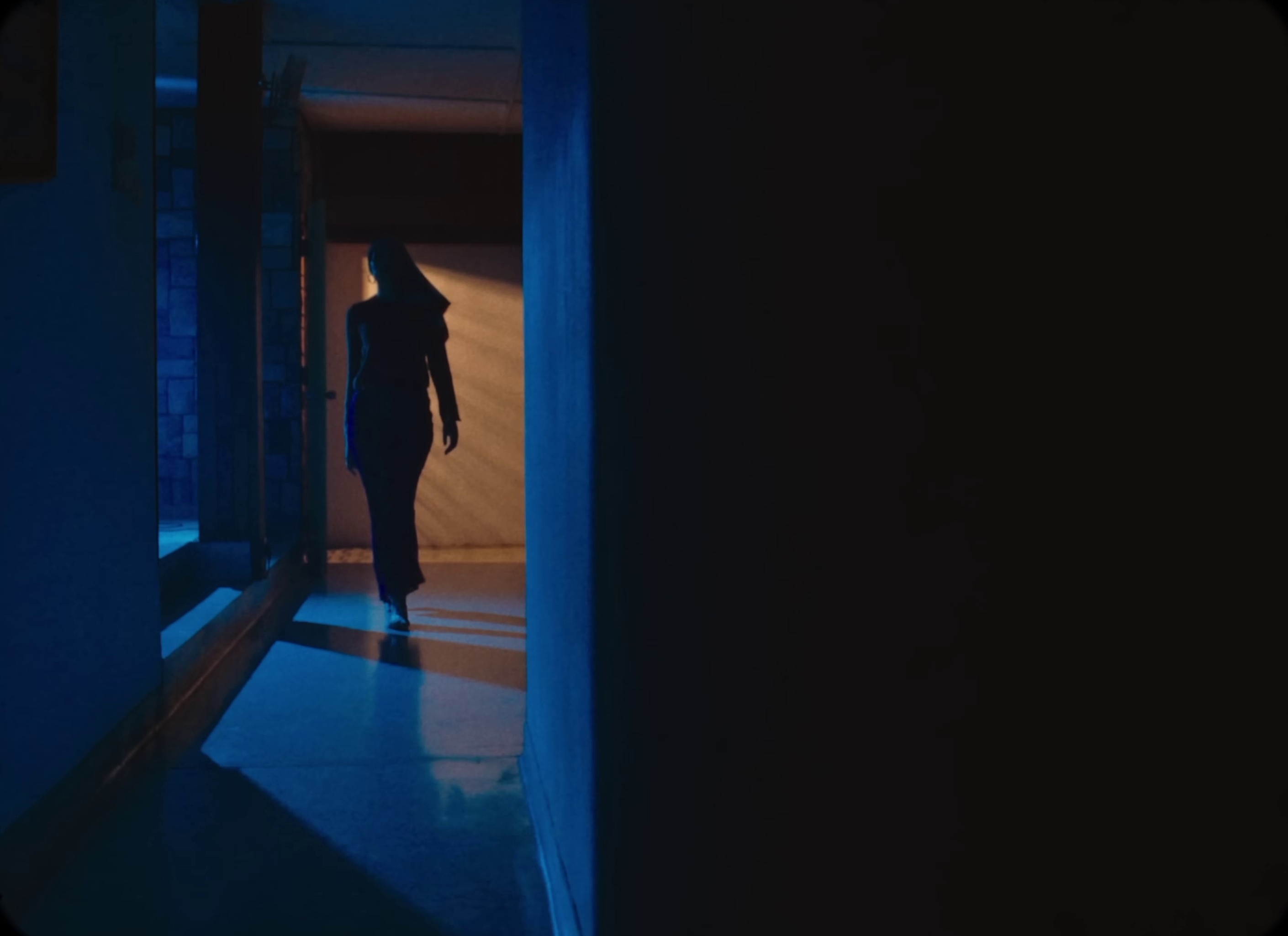 Fool 4 U (2022) —  shot,  lighting