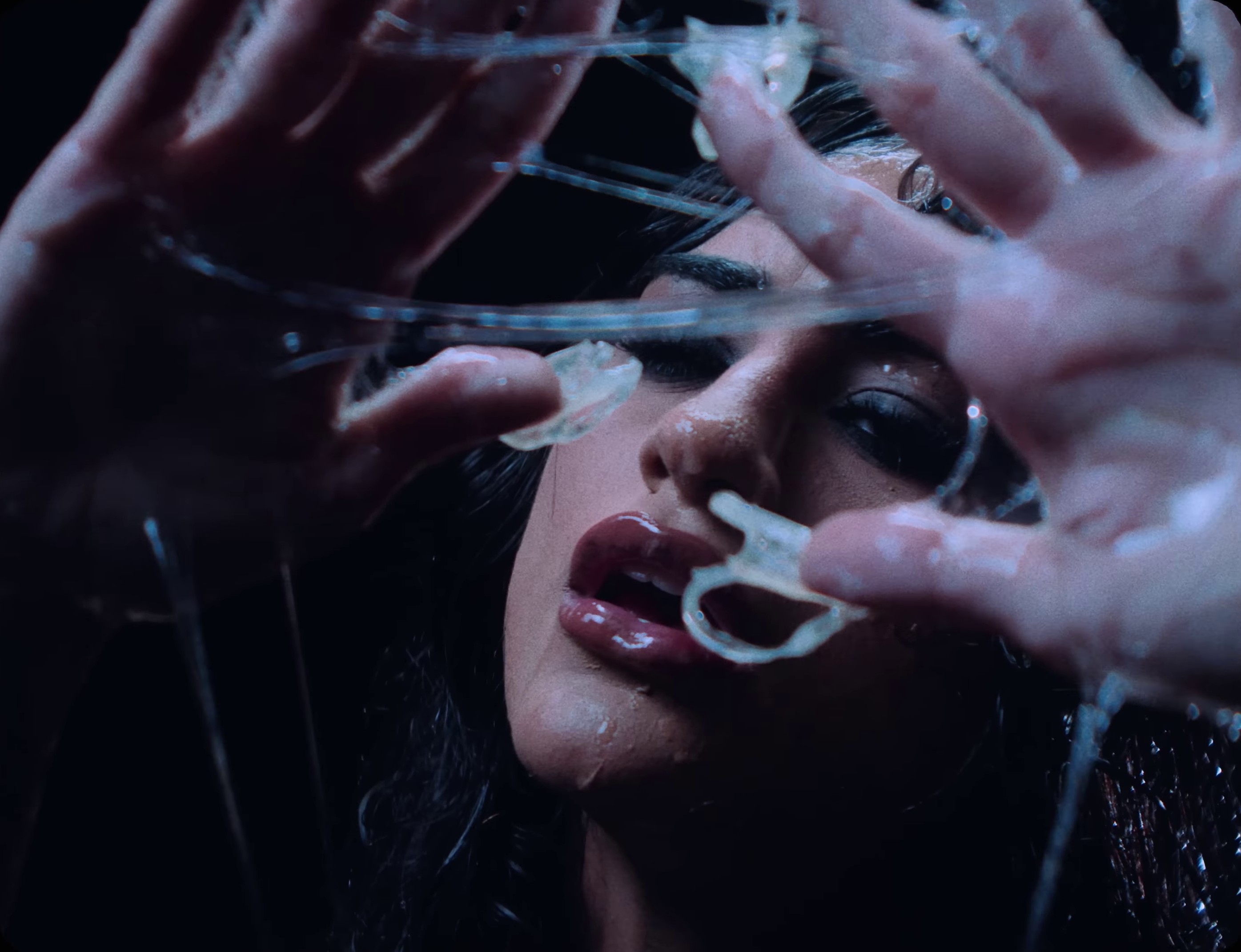 Minha Religião  (2023) —  shot,  lighting