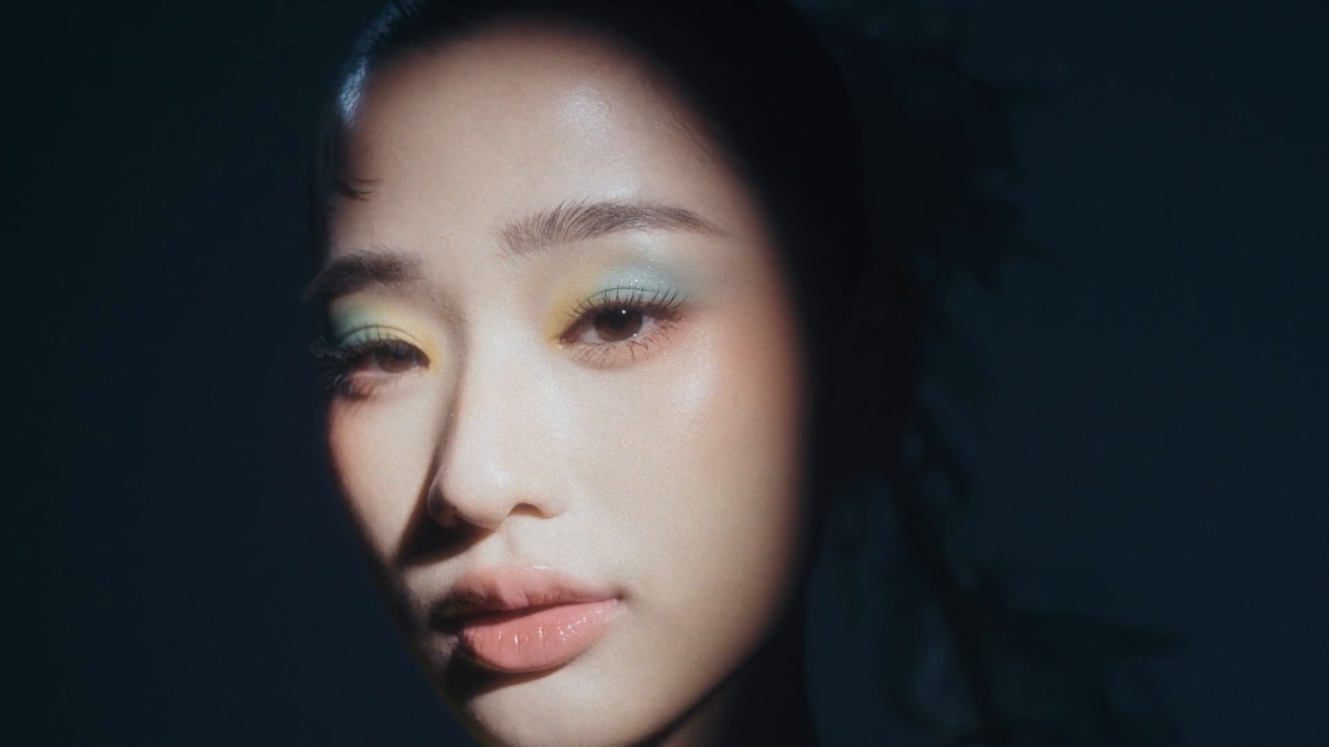 [DIR+DP] PANPURI | HEAVEN MOON OSMANTHUS (2024) —  shot,  lighting