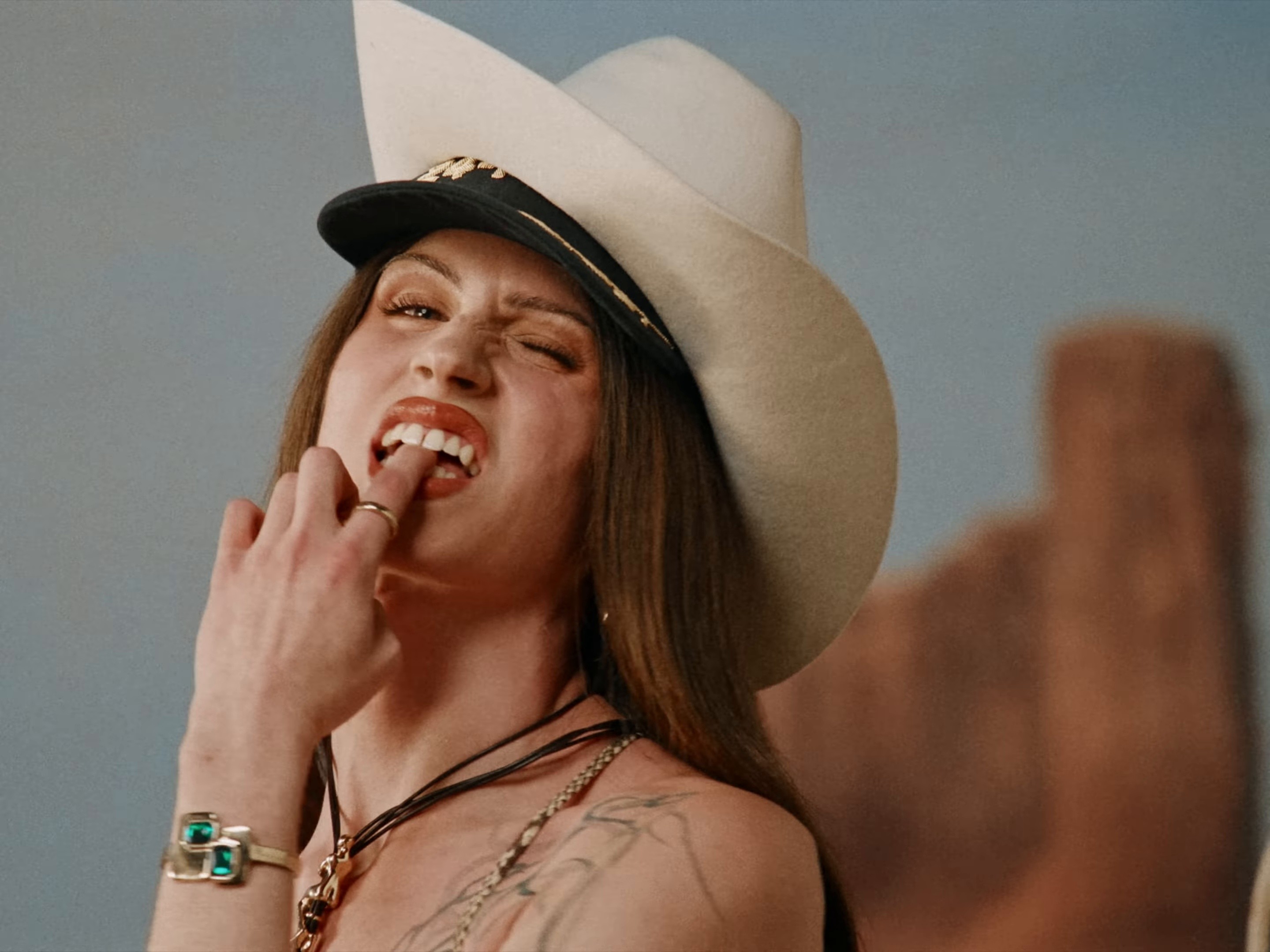 Full Lace y el Tuck (2025) —  shot,  lighting