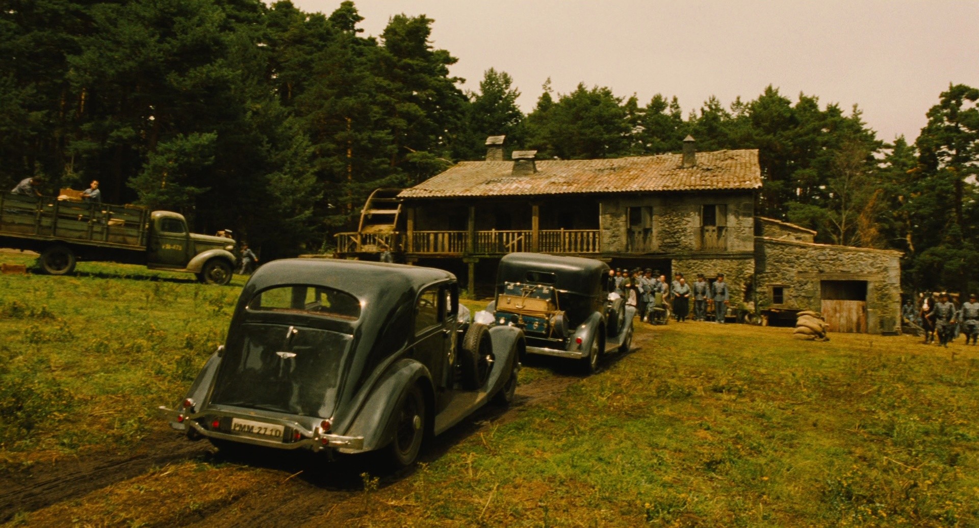 Pan's Labyrinth (2006) —  shot,  lighting