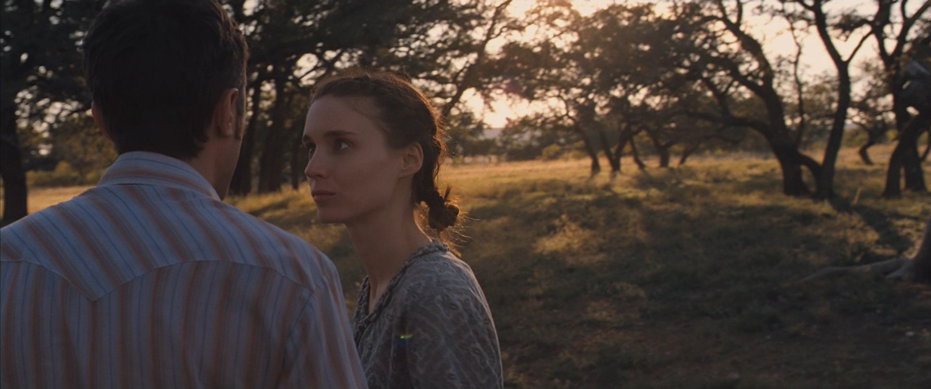 Ain't Them Bodies Saints (2013) —  shot,  lighting