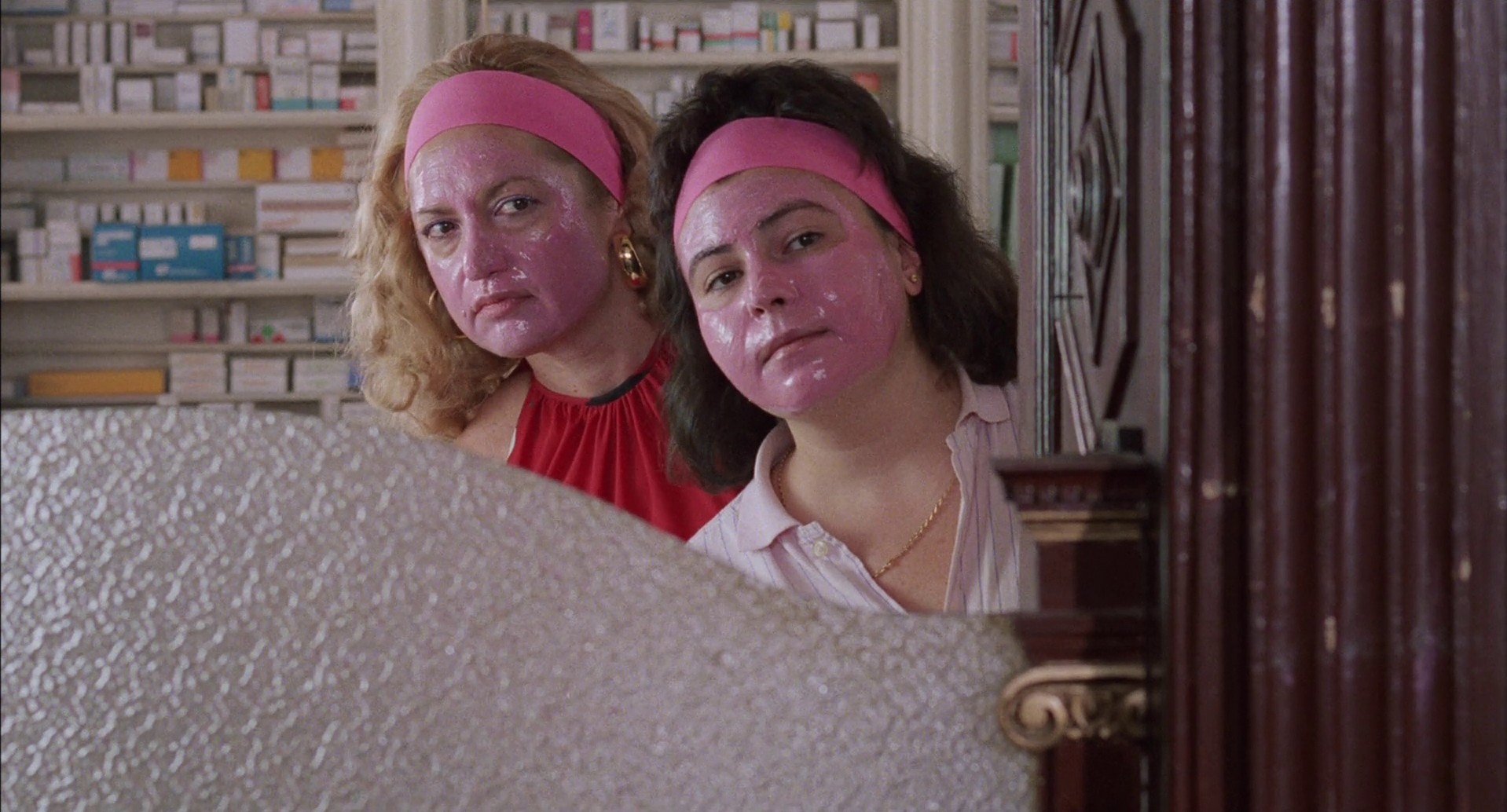 Women on the Verge of a Nervous Breakdown (1988) —  shot,  lighting