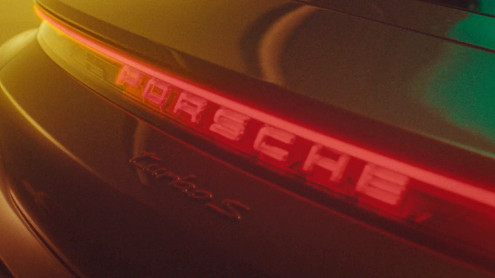 PORSCHE CELESTIAL JADE DC (2024) —  shot,  lighting