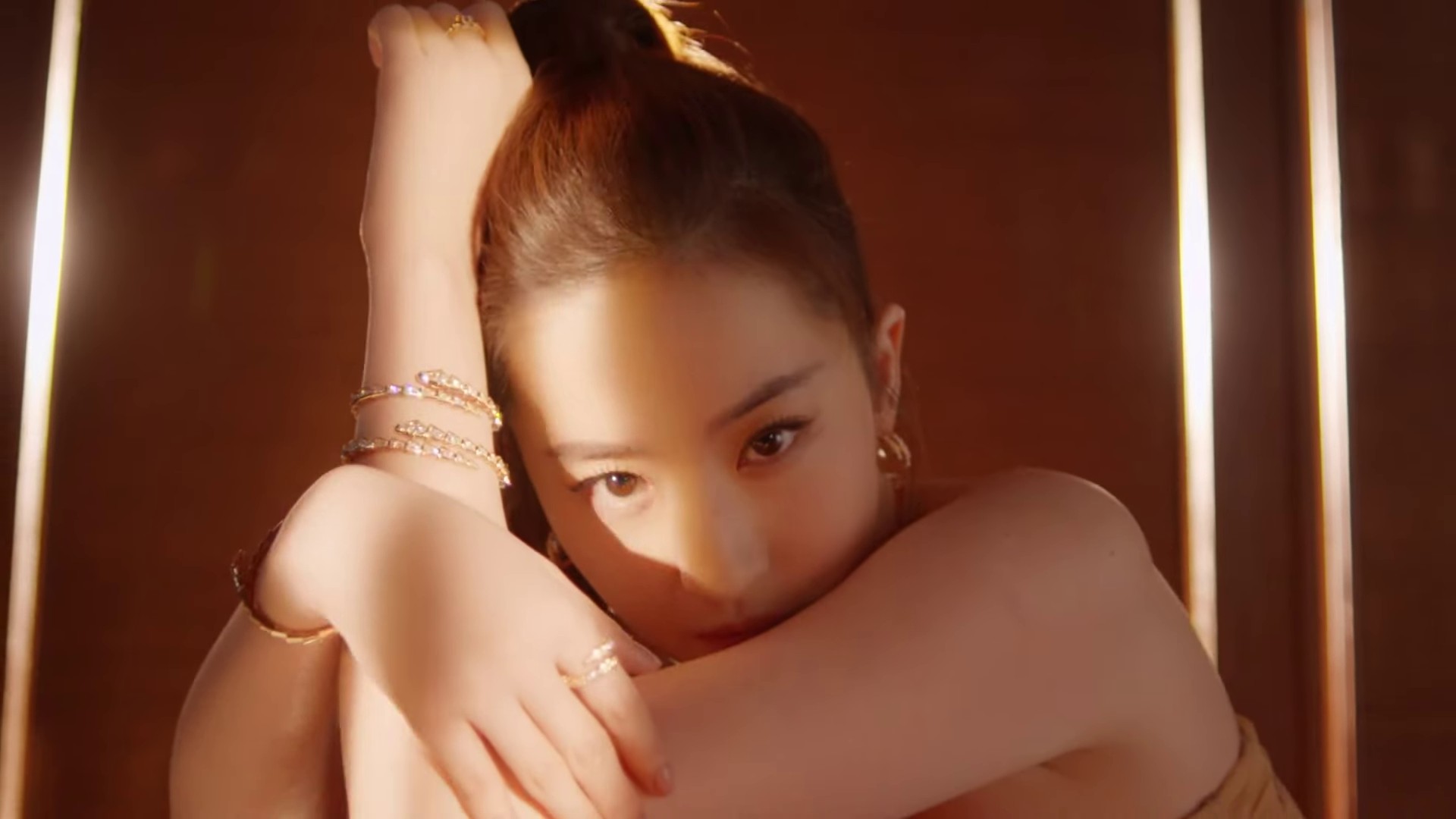 Eternal Elegance: Yifei Liu x Serpenti | Bulgari Jewelry (2023) —  shot,  lighting