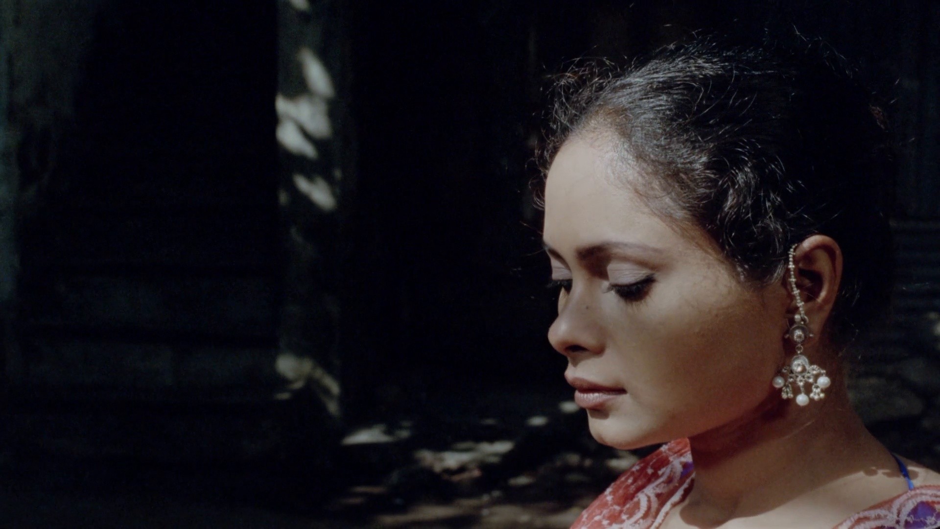 Kali Salwaar (2002) —  shot,  lighting