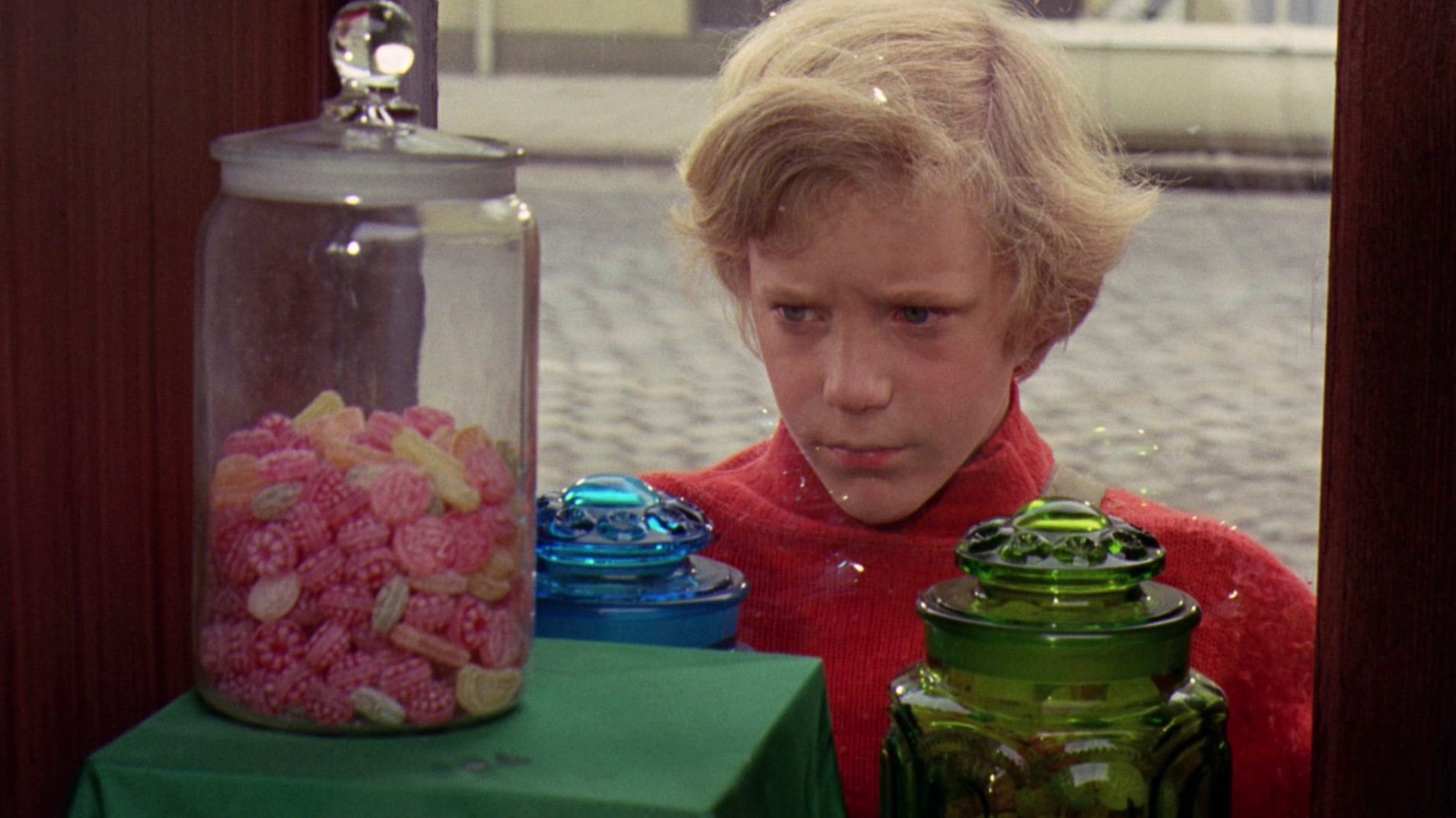 Willy Wonka & the Chocolate Factory (1971) —  shot,  lighting