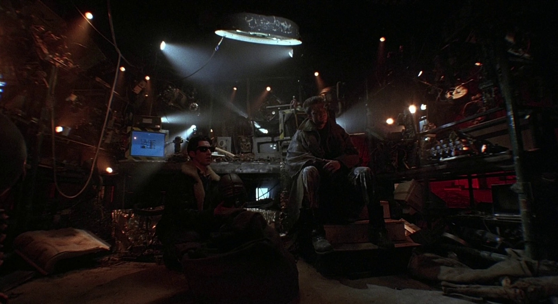 Hardware (1990) —  shot,  lighting