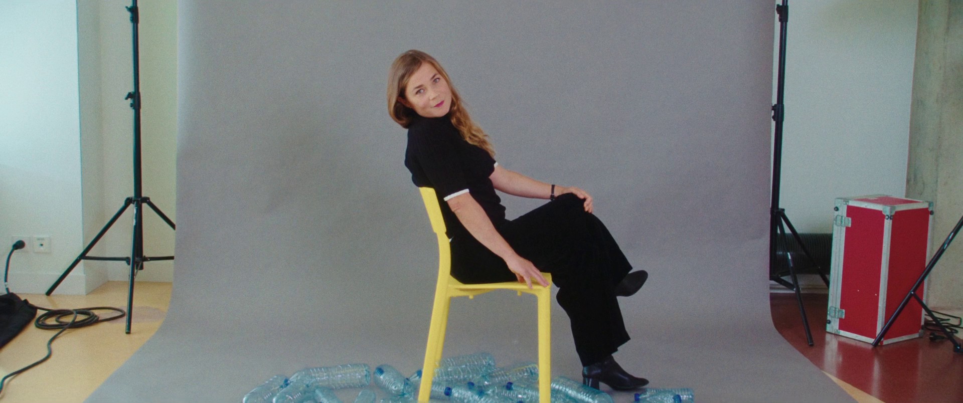 Everybody Loves Jeanne (2022) —  shot,  lighting