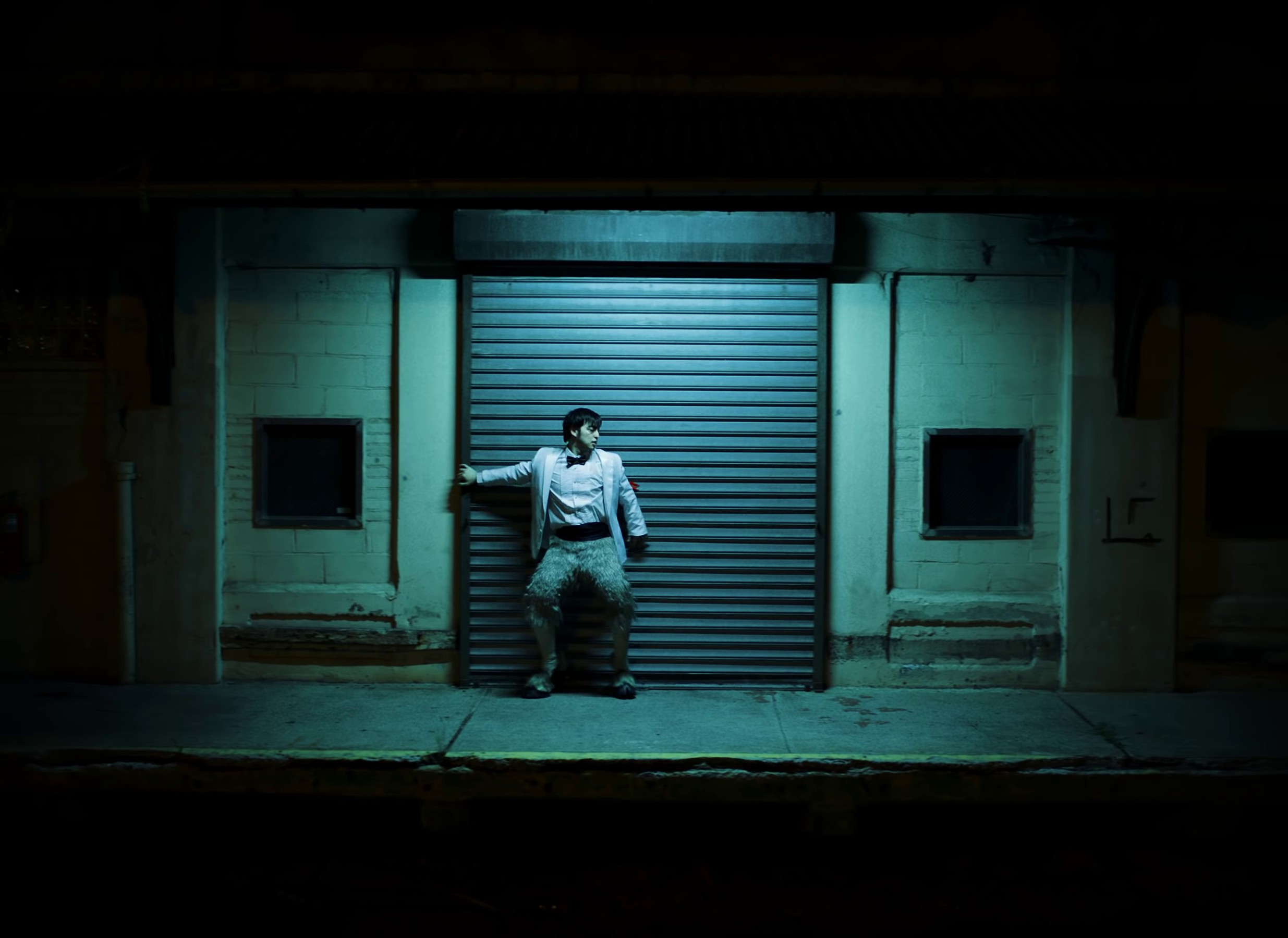 SLOW DANCING IN THE DARK (2018) —  shot,  lighting