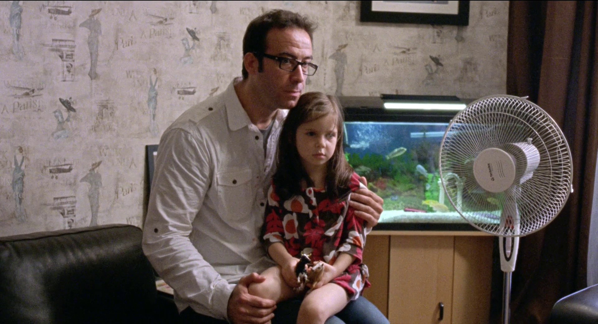 Everybody in Our Family (2013) —  shot,  lighting