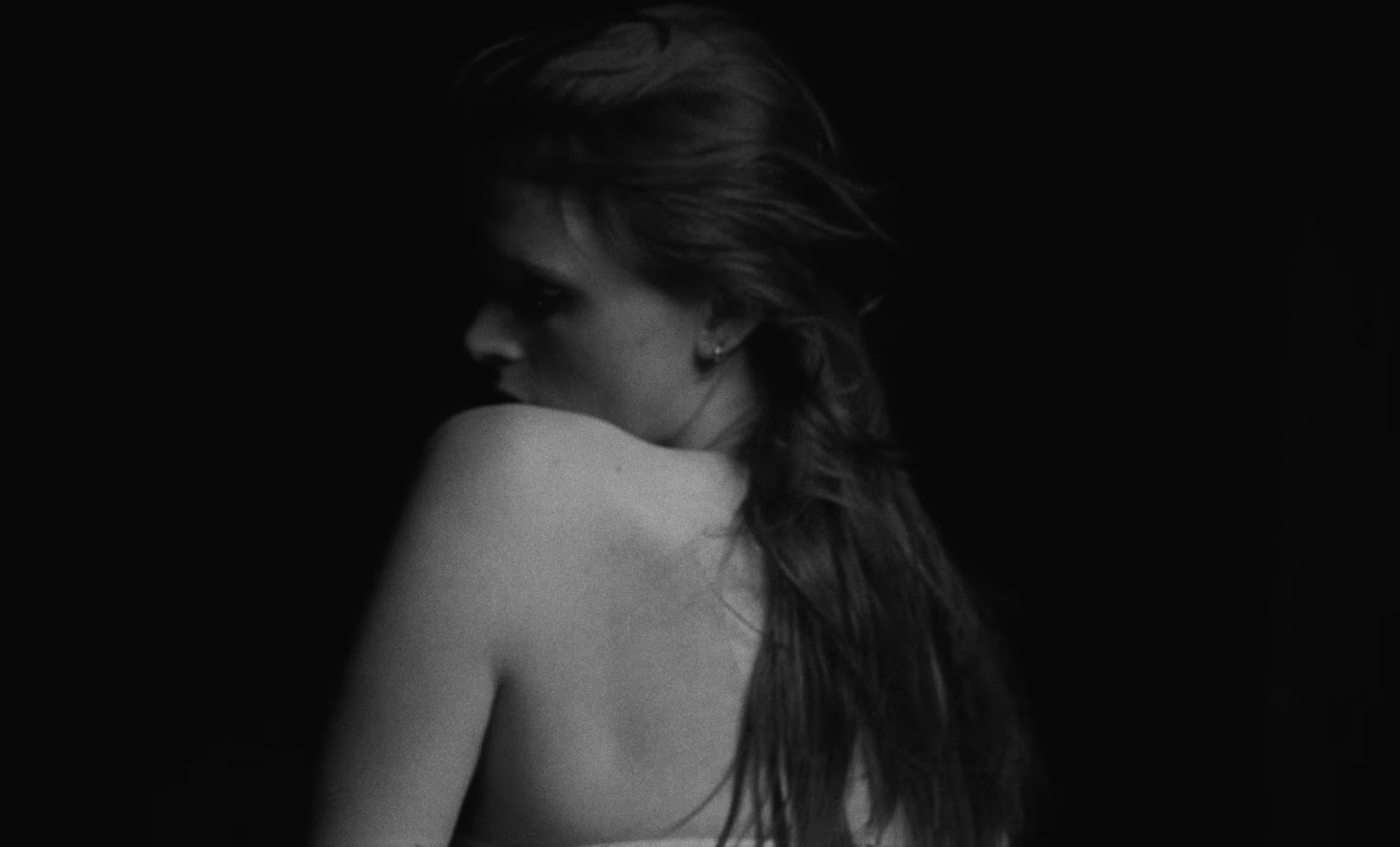 Vacillator (2025) —  shot,  lighting