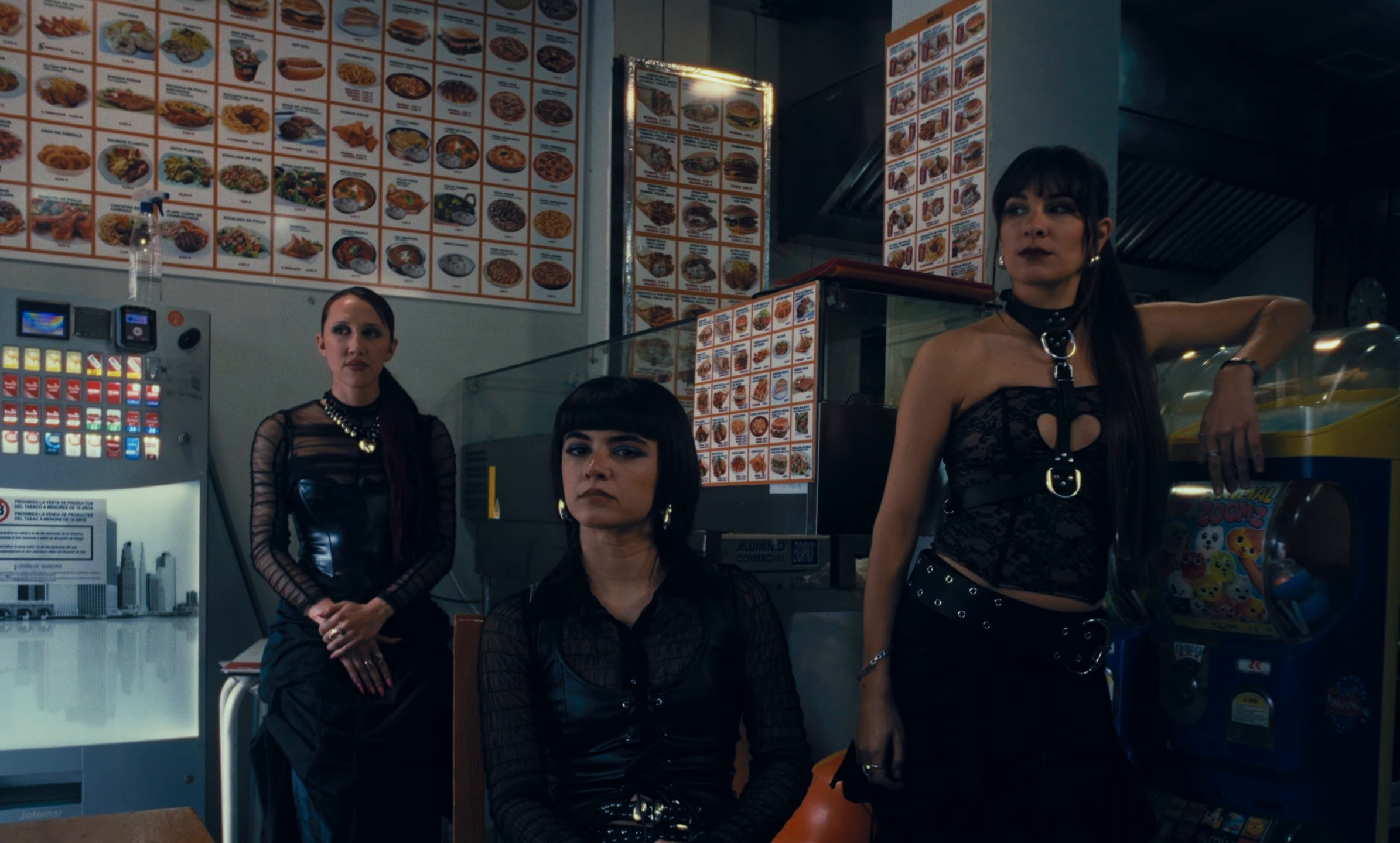 PATRONA  (2025) —  shot,  lighting