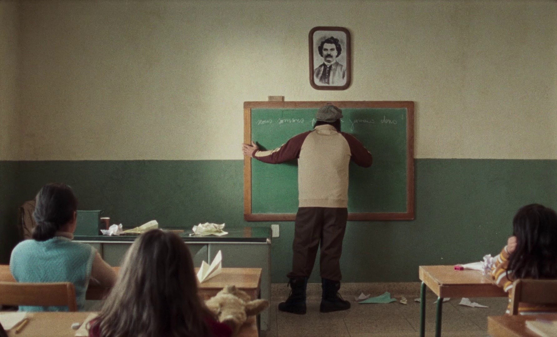 Universal Language (2024) —  shot,  lighting