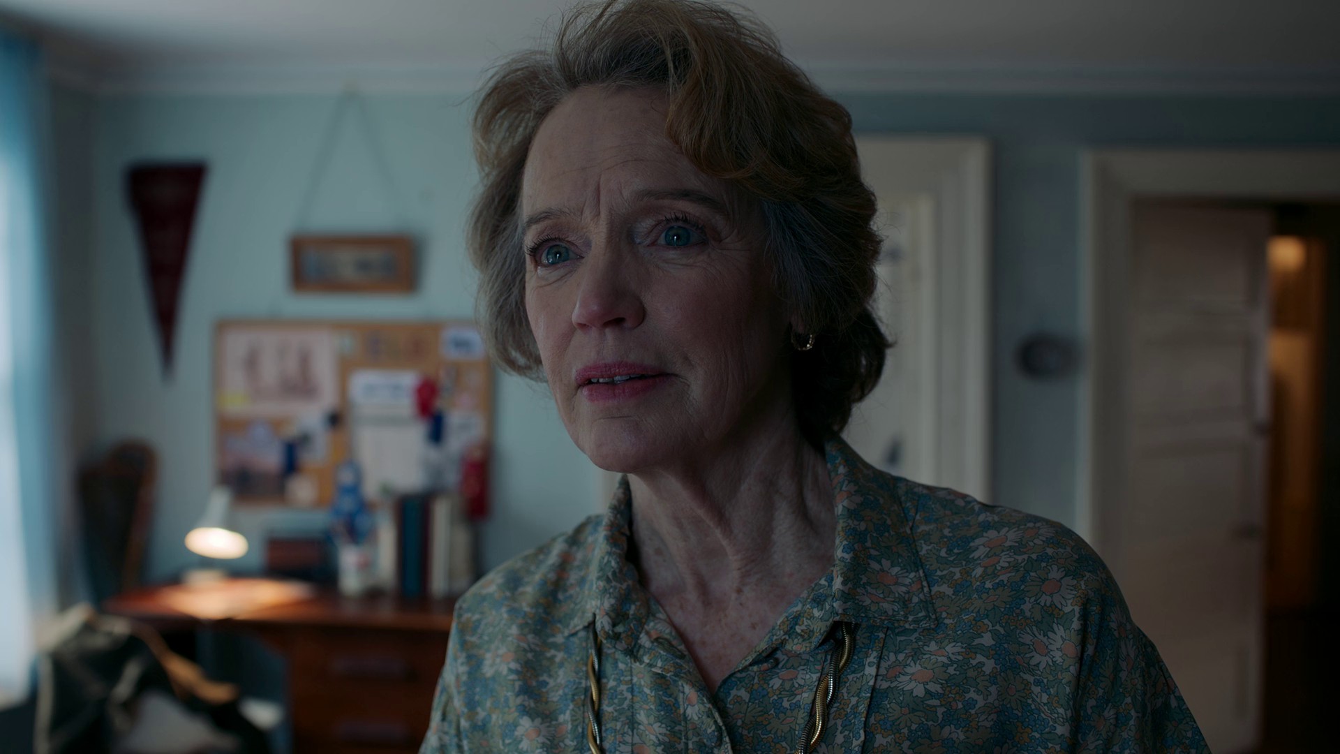 Things Heard & Seen (2021) —  shot,  lighting