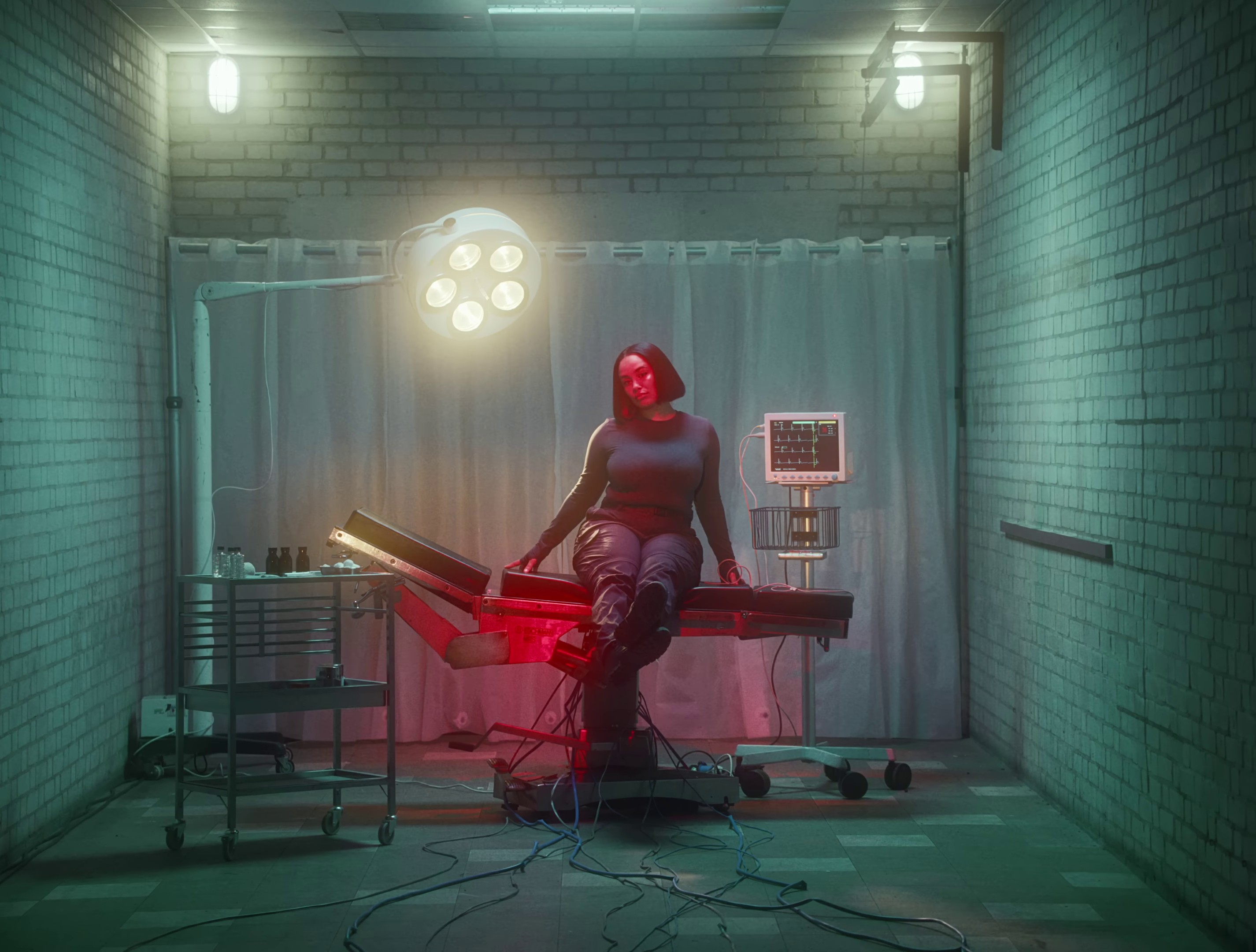 Falling or flying (2023) —  shot,  lighting