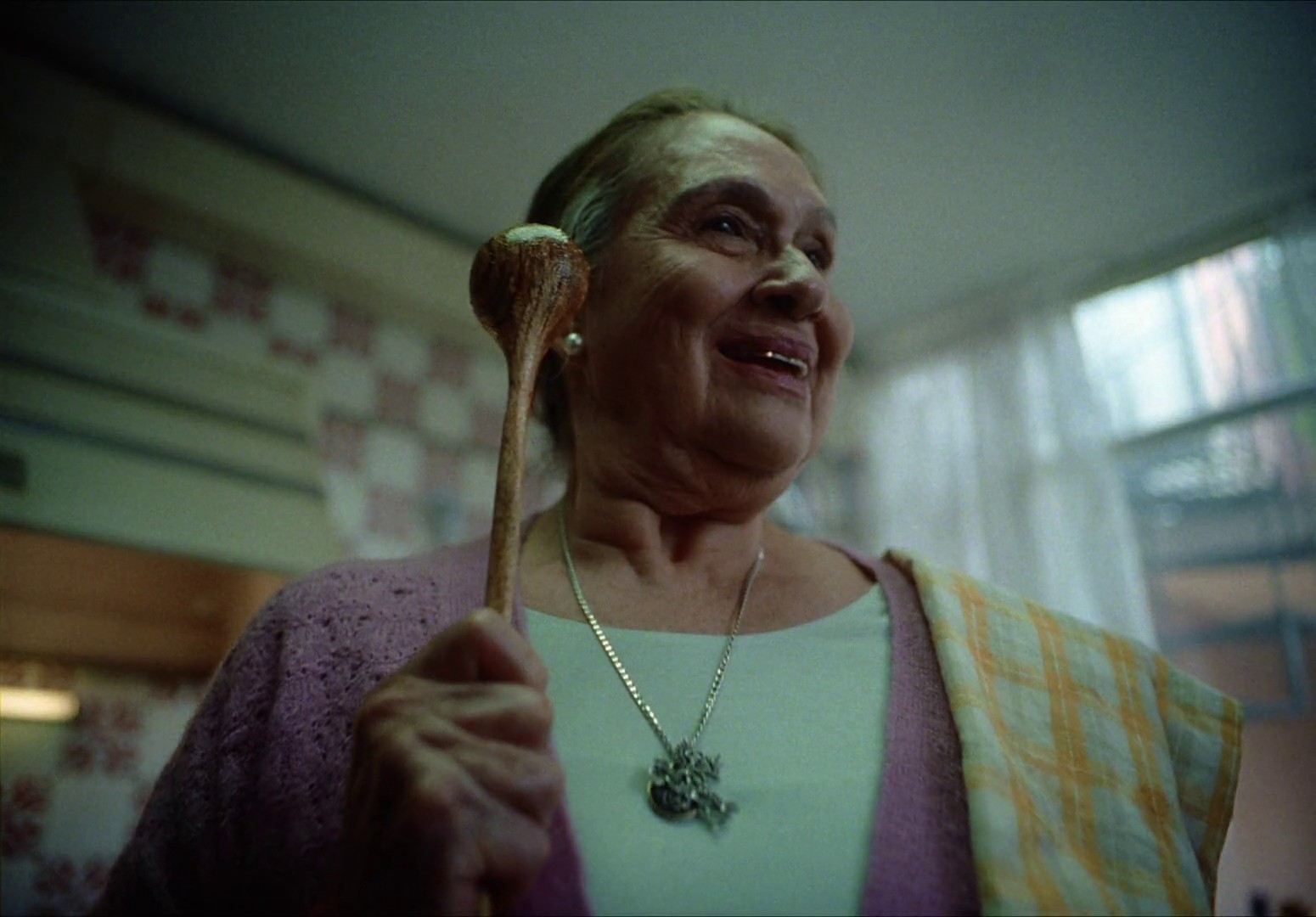 Expedia - Super Abuelita (2024) —  shot,  lighting