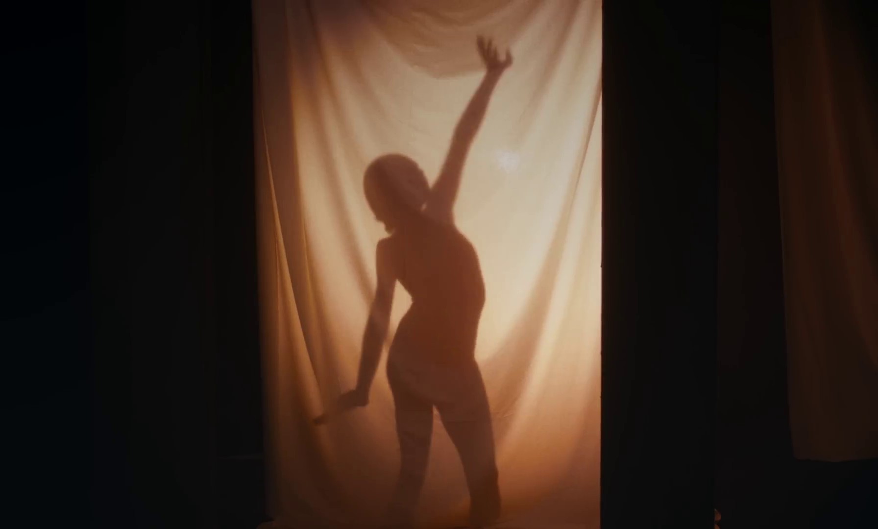 Amor (2022) —  shot,  lighting