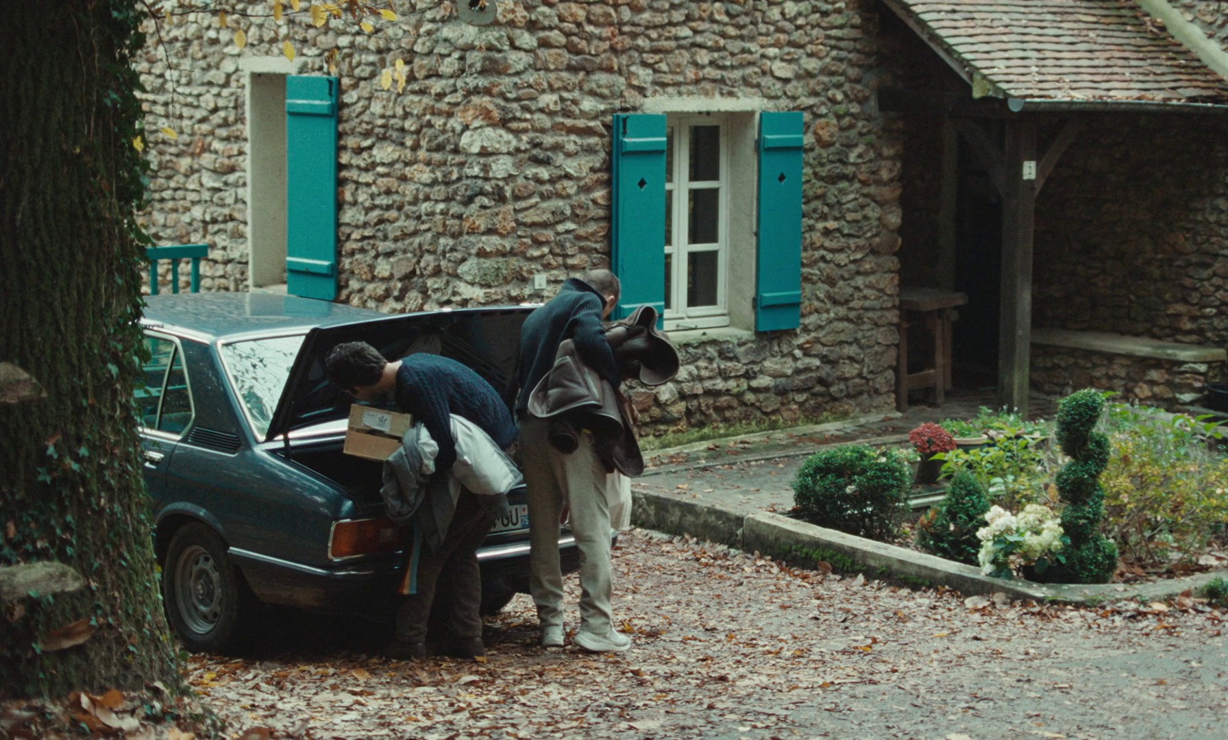 Passages (2023) —  shot,  lighting