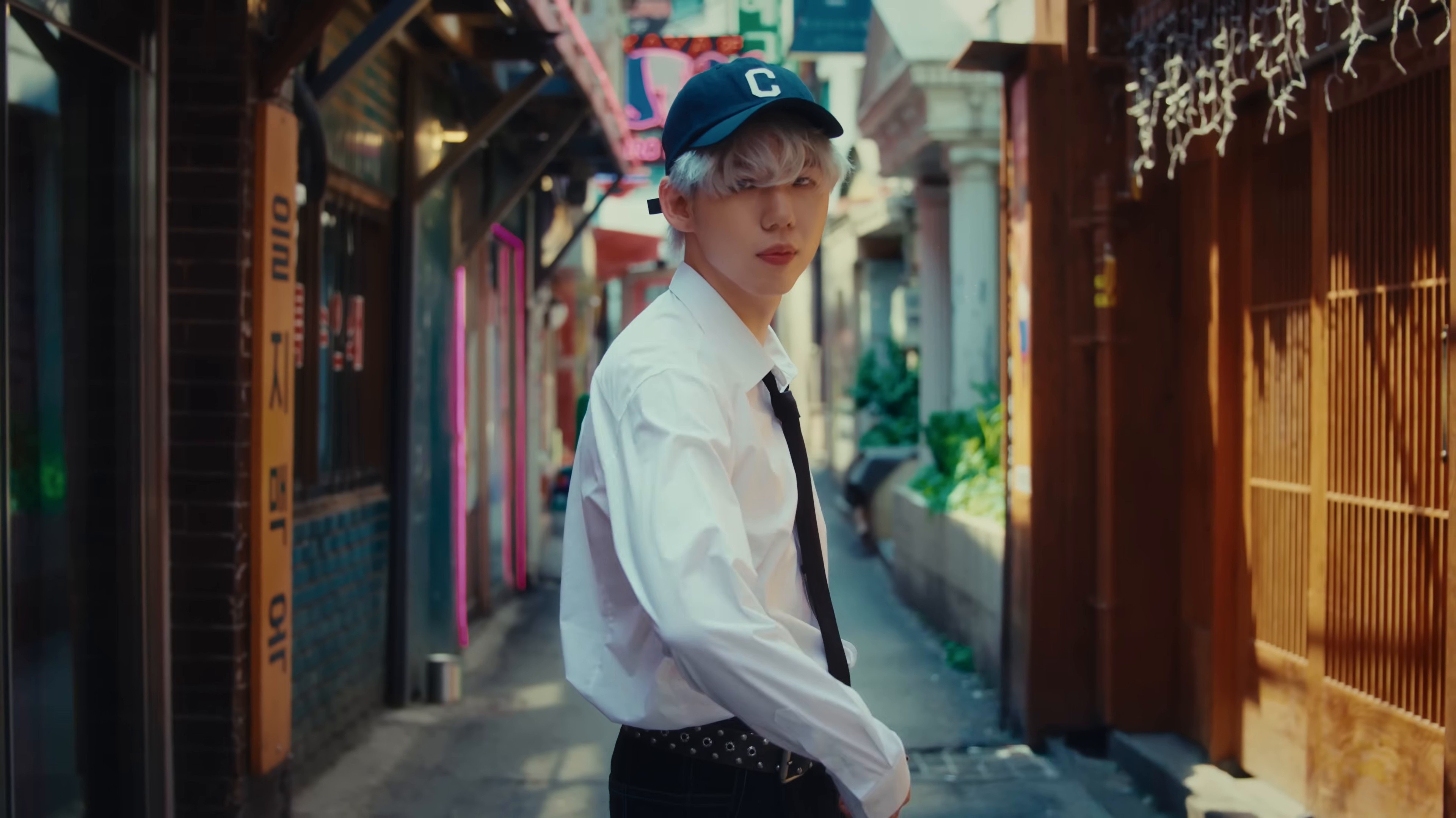 HEY MAMA (2025) —  shot,  lighting