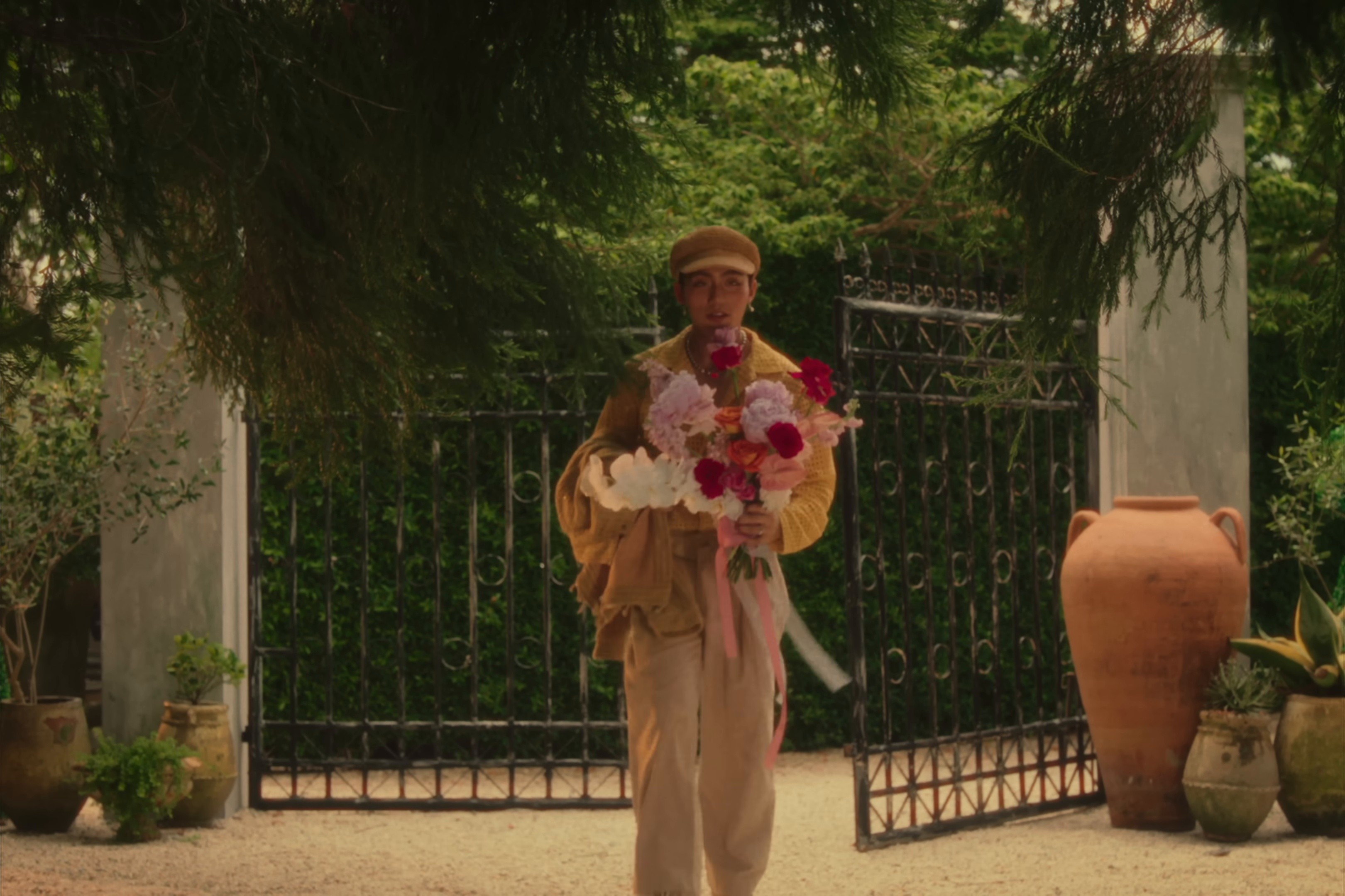 Chăm Hoa (2024) —  shot,  lighting