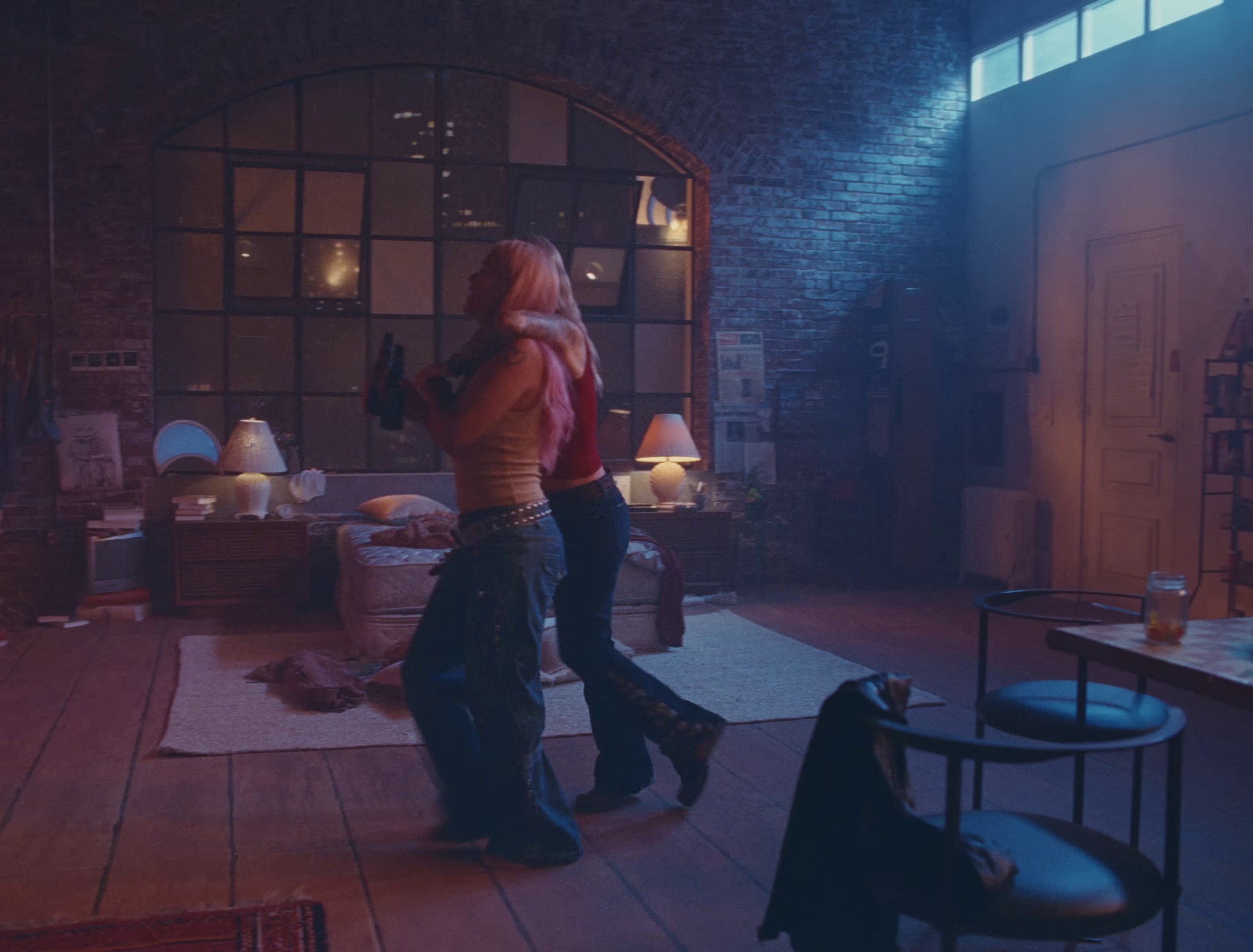 CONTIGO (2024) —  shot,  lighting