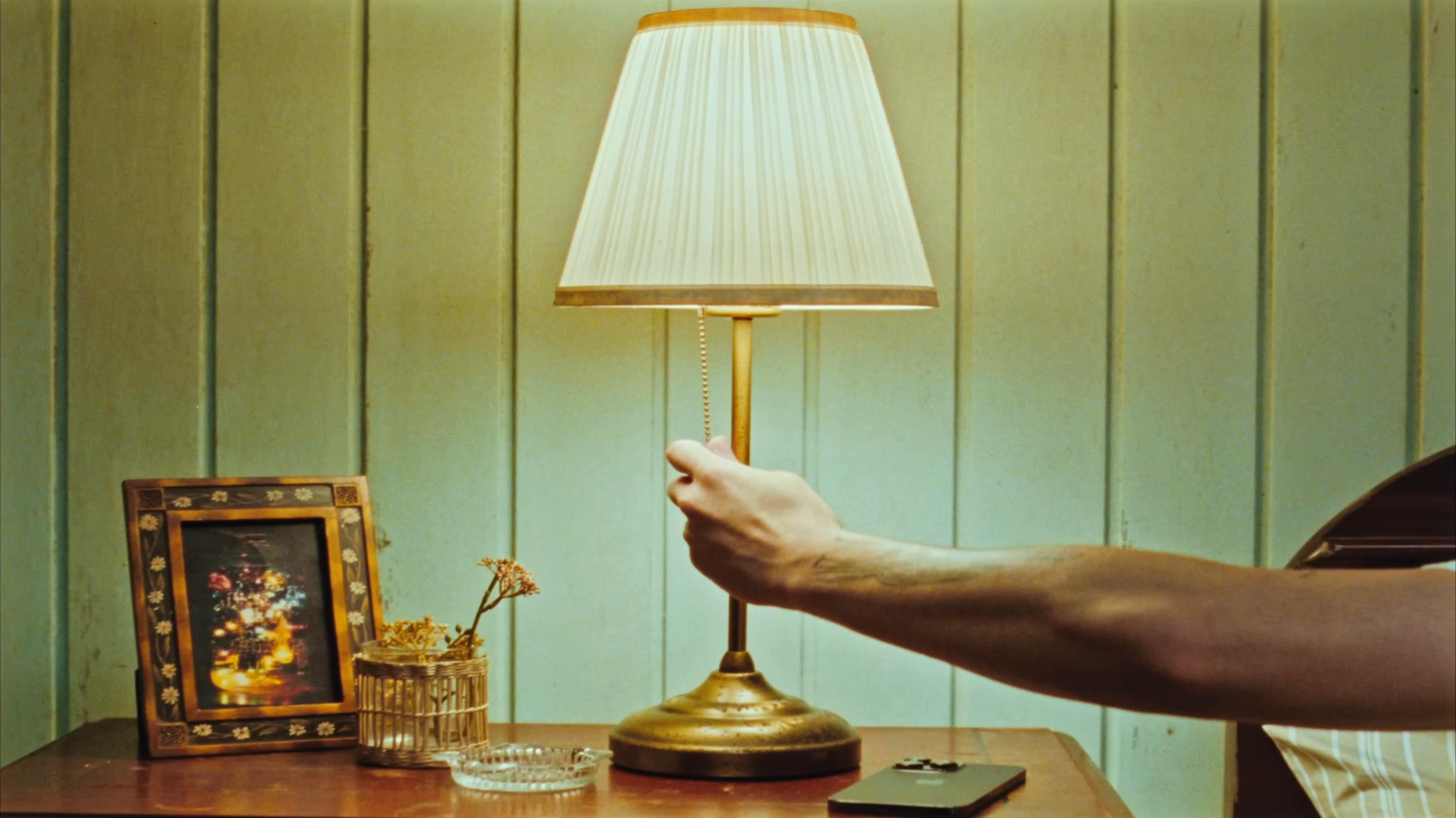 EL CLúB (2024) —  shot,  lighting