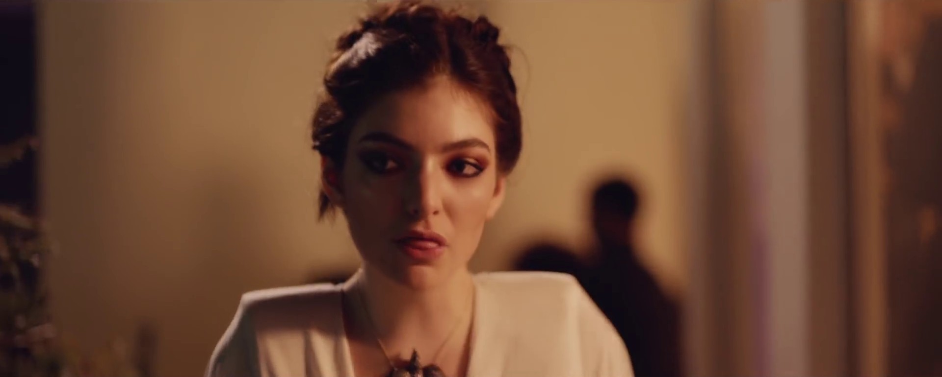 Magnets (2015) —  shot,  lighting