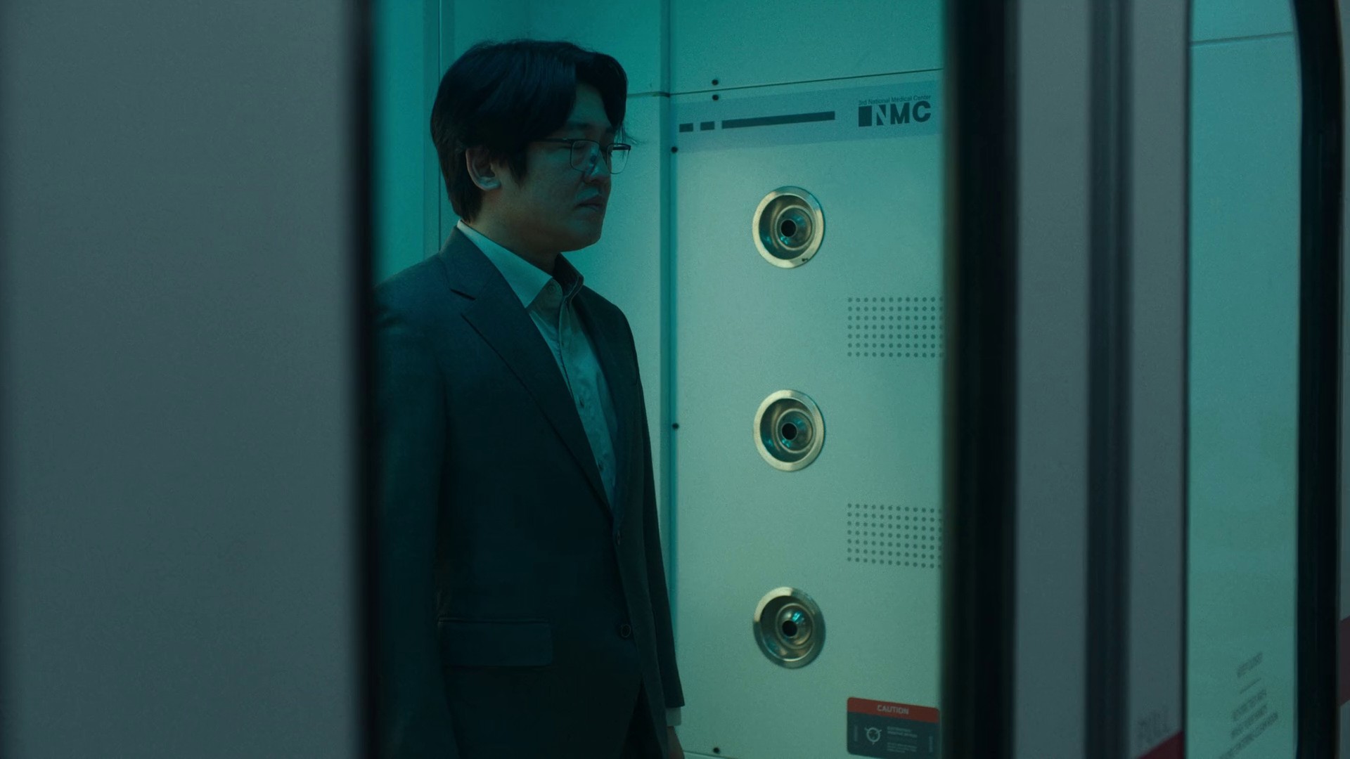 Luna (2021) —  shot,  lighting