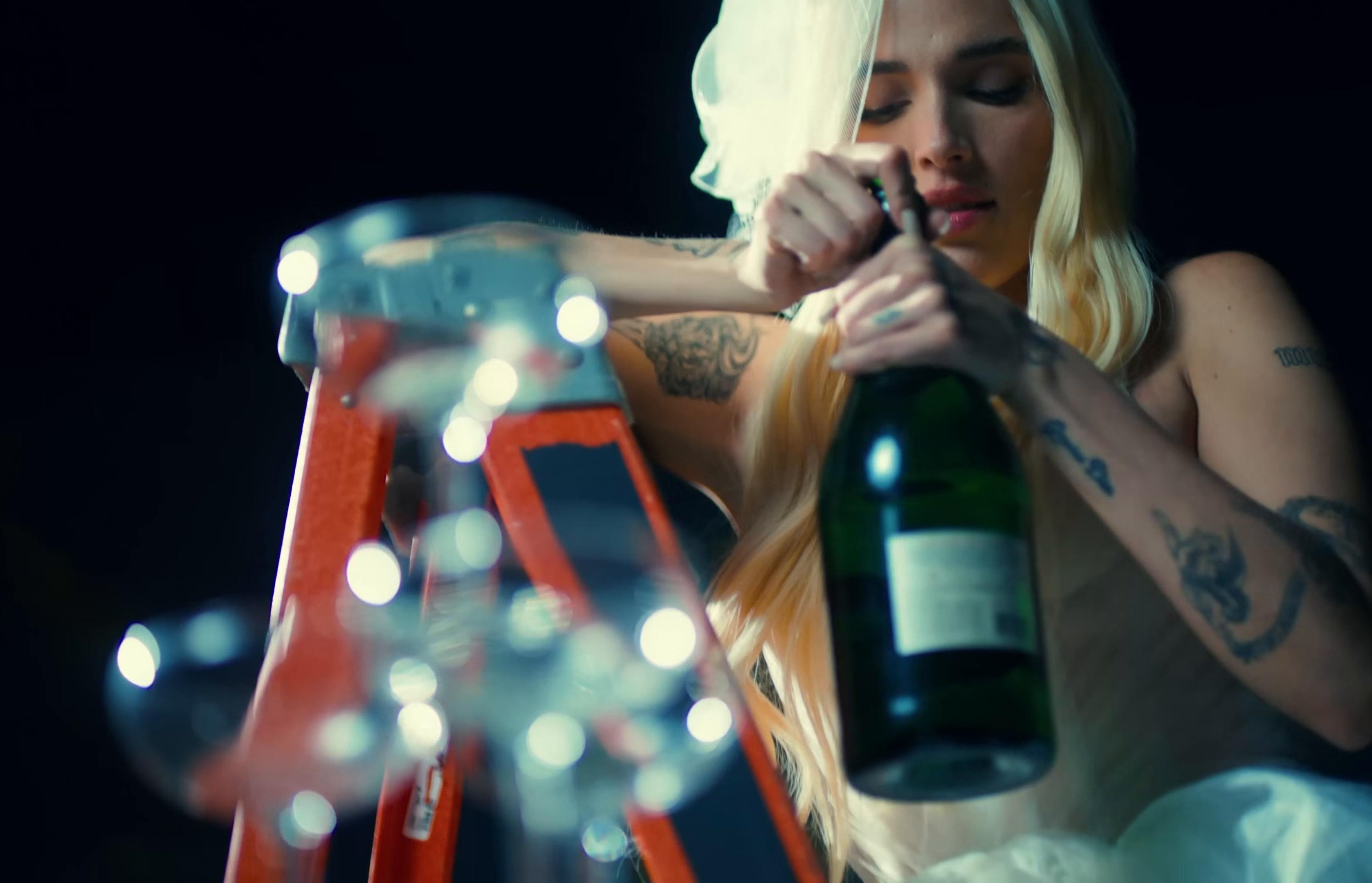 Pa' Qué Volviste? (2024) —  shot,  lighting