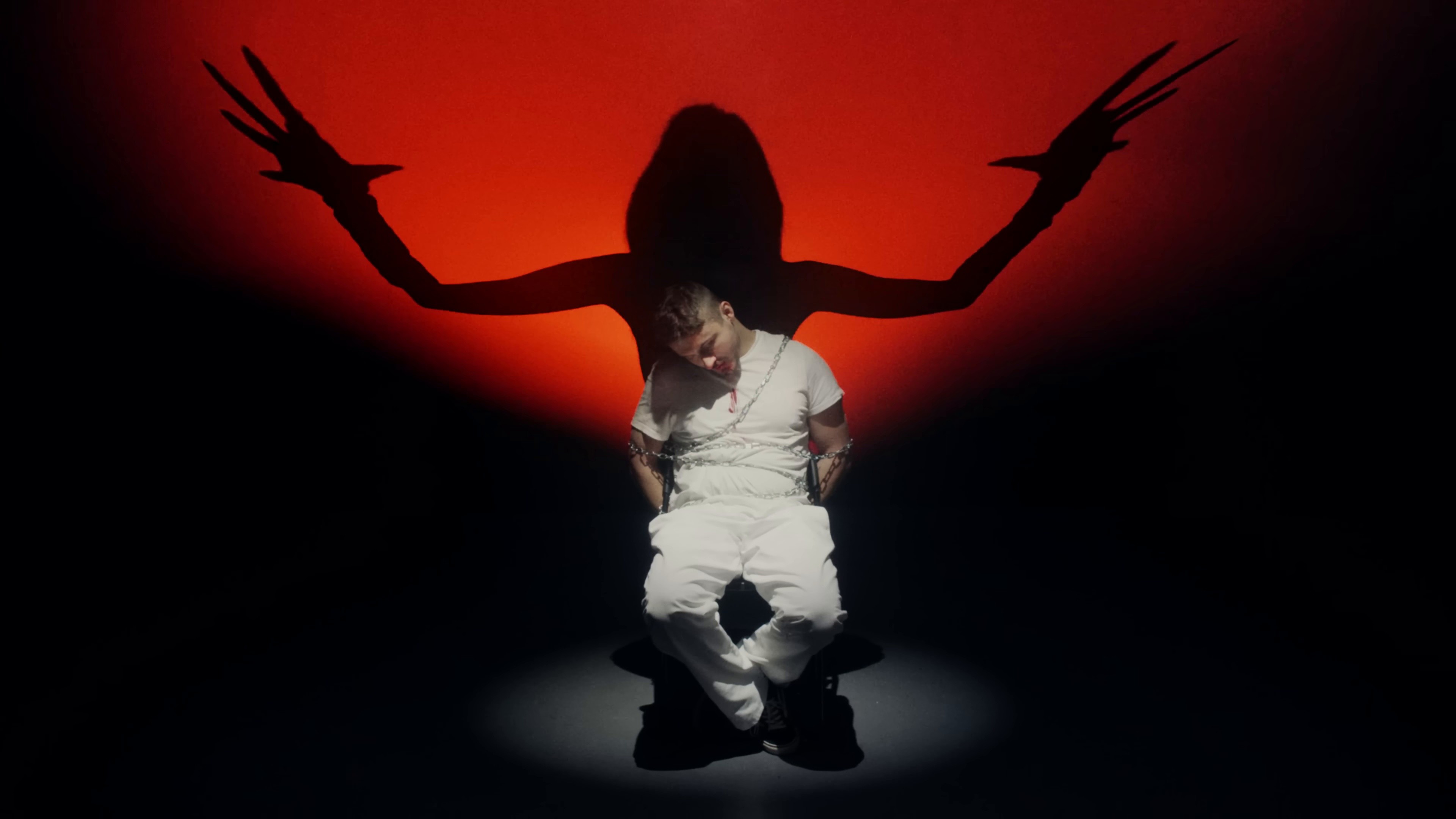 töltény (2025) —  shot,  lighting