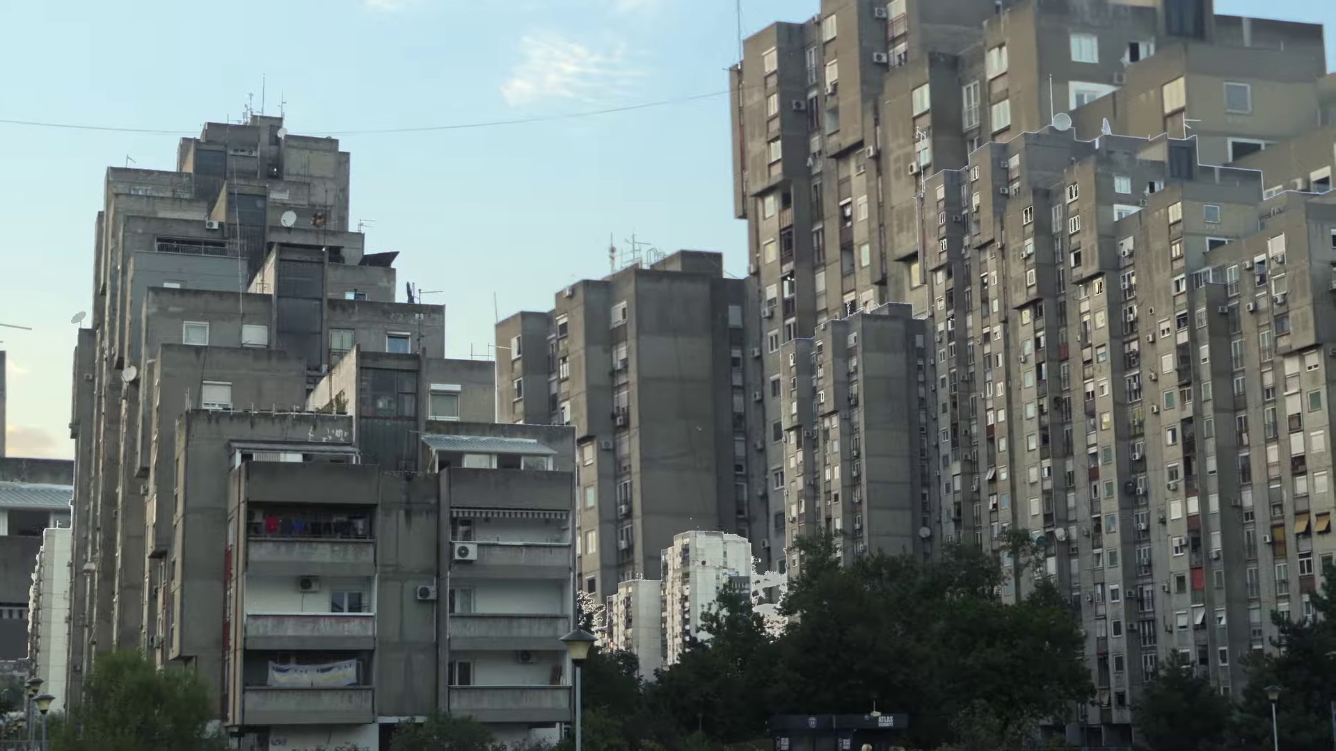 Papier cigarette (2023) —  shot,  lighting