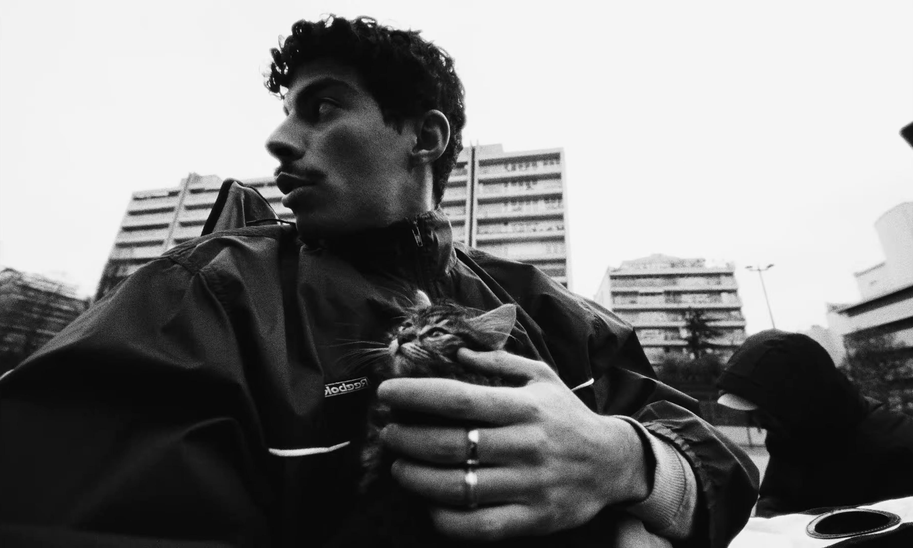 PARAPLUI (2025) —  shot,  lighting