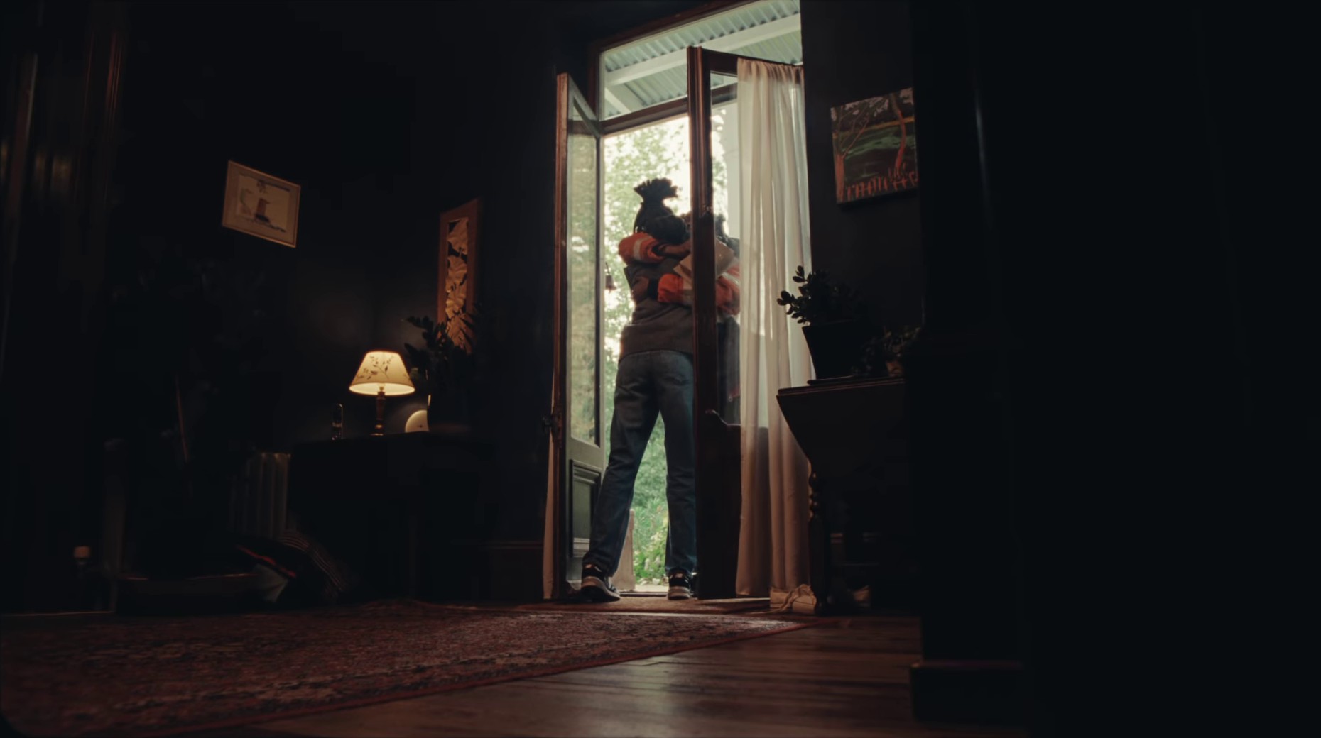 I Love You, I Hate You (2021) —  shot,  lighting