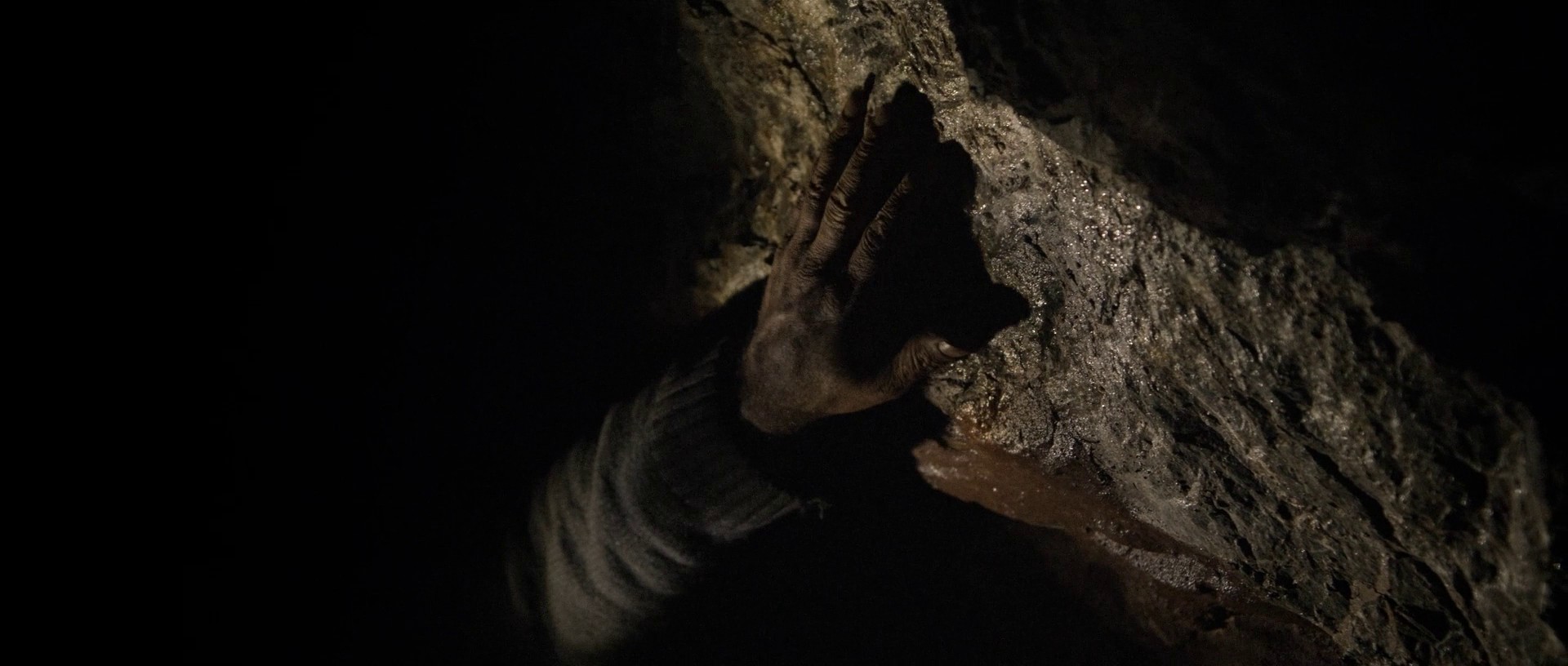 Cold of Kalandar (2016) —  shot,  lighting