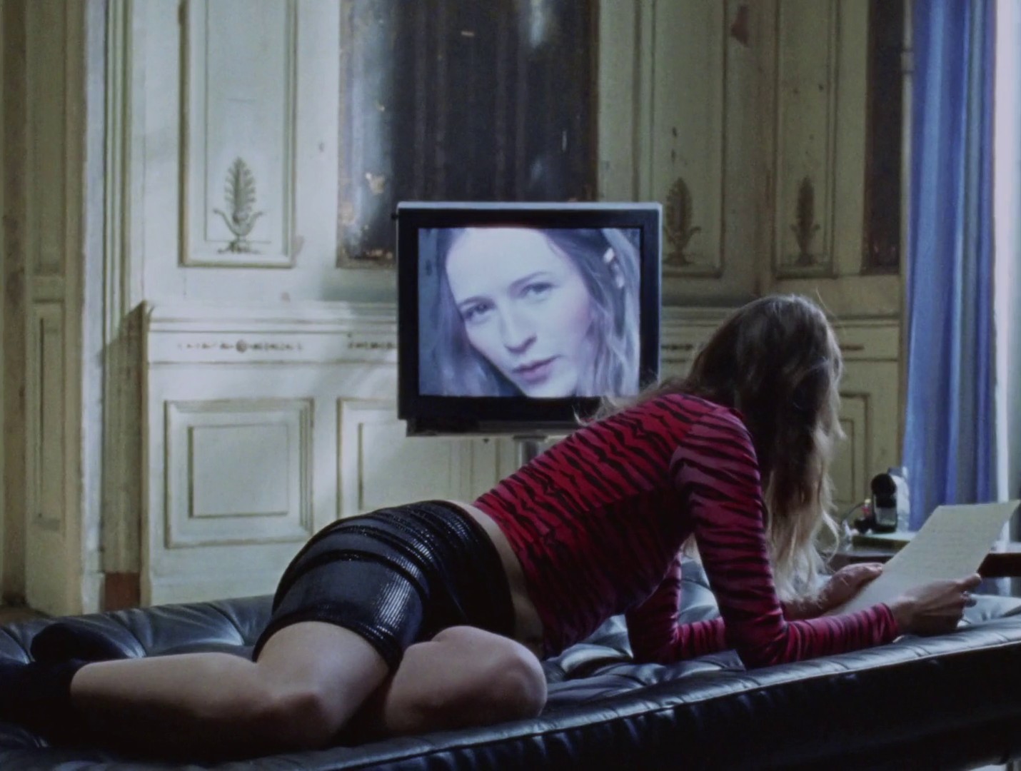 Exits (2019) —  shot,  lighting