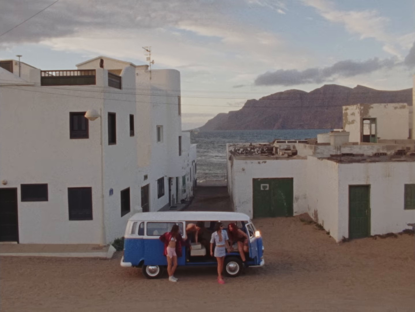 ESTATE 80 (2024) —  shot,  lighting